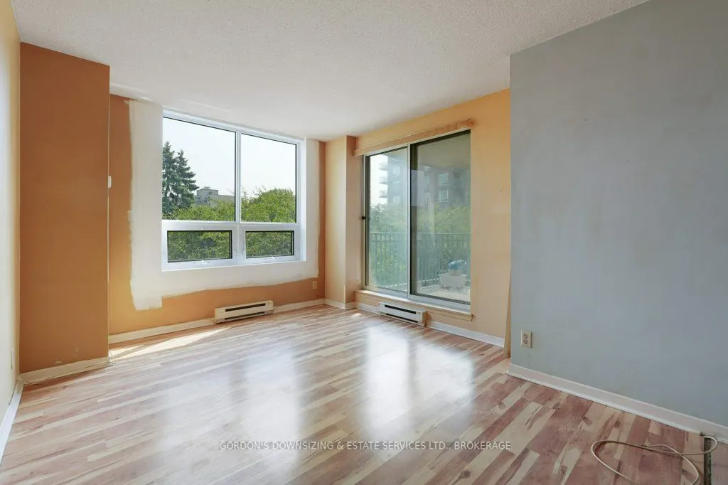 35 Holland Avenue, #411