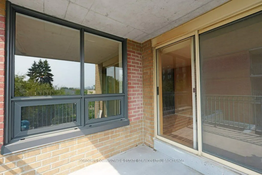 35 Holland Avenue, #411