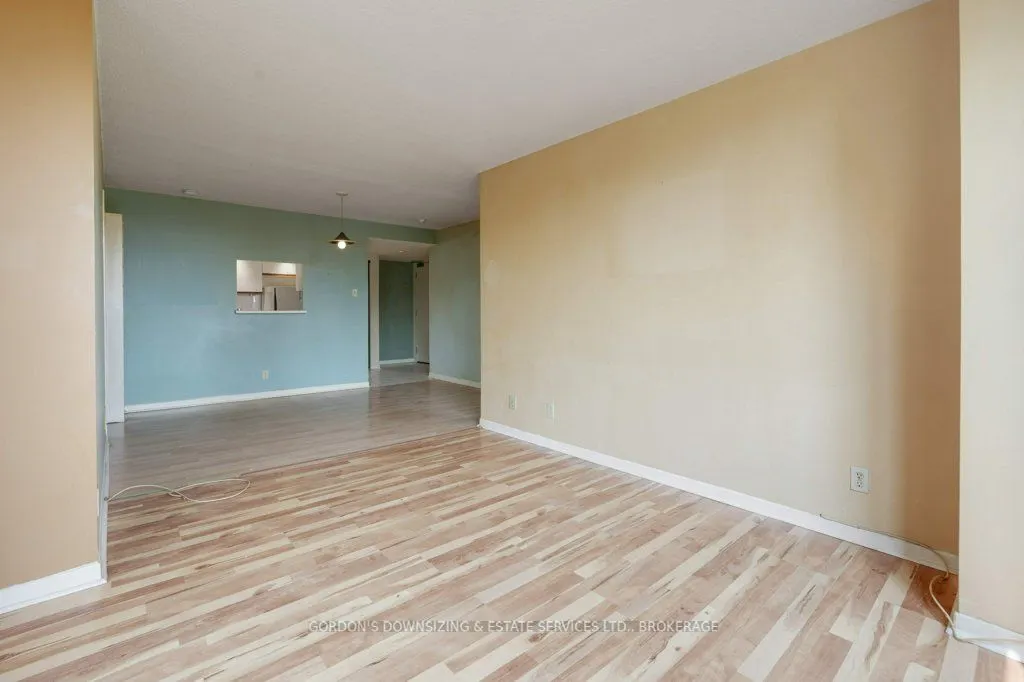 35 Holland Avenue, #411