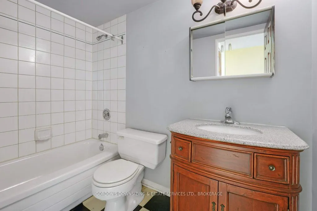 35 Holland Avenue, #411