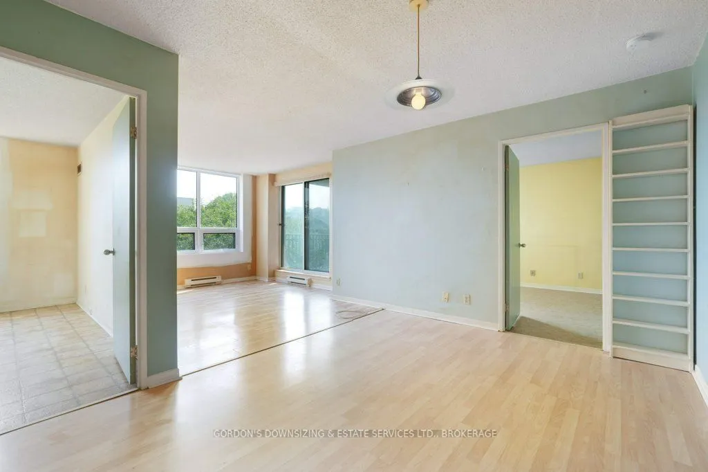 35 Holland Avenue, #411