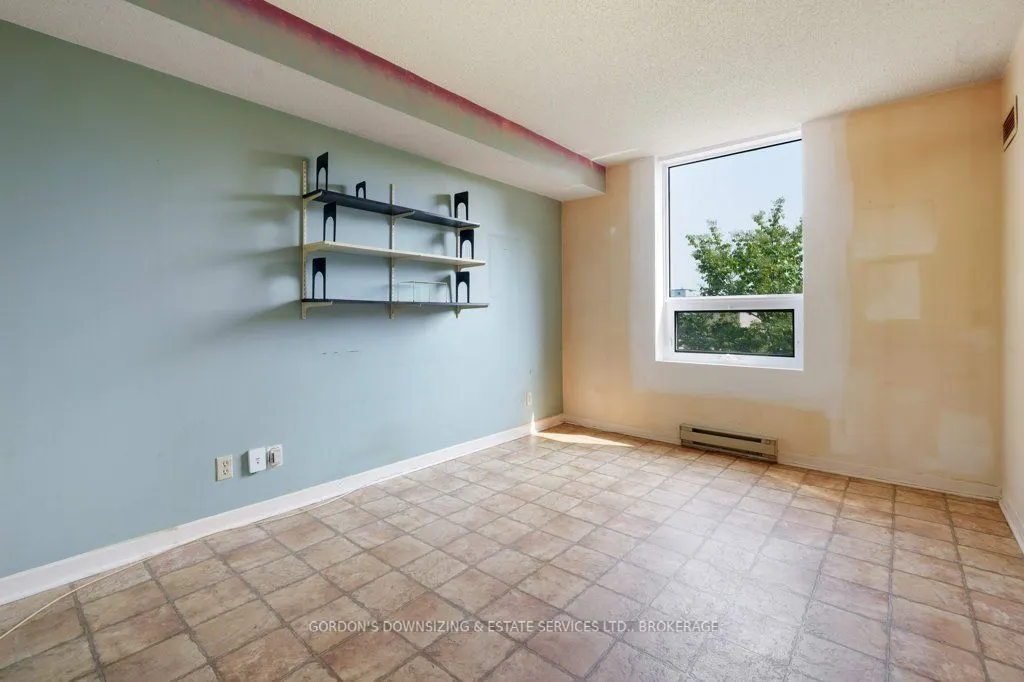 35 Holland Avenue, #411