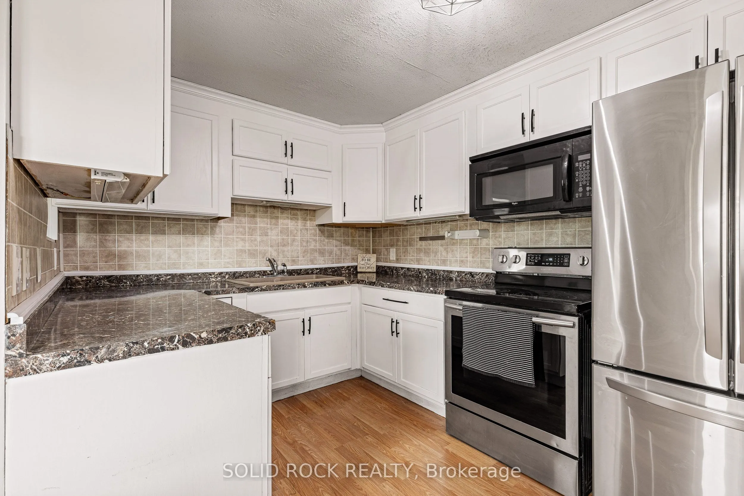 398 Lyndhurst Road