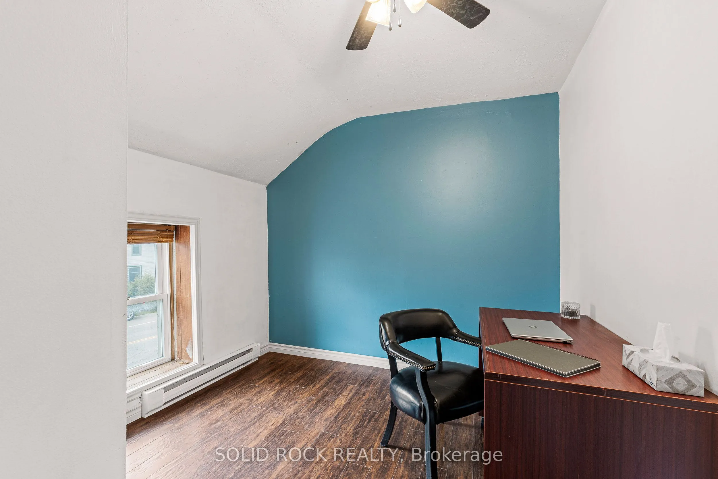 398 Lyndhurst Road