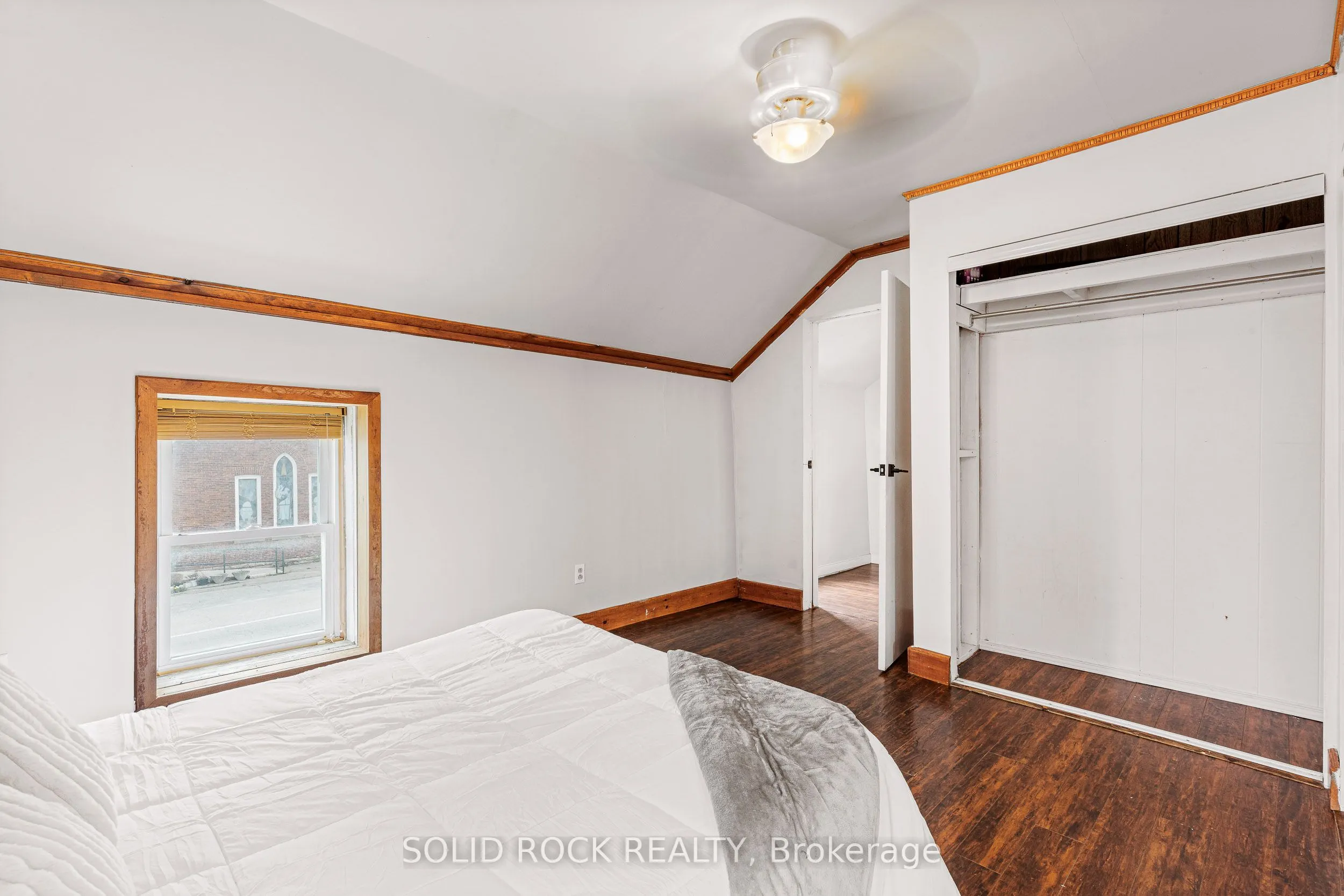 398 Lyndhurst Road
