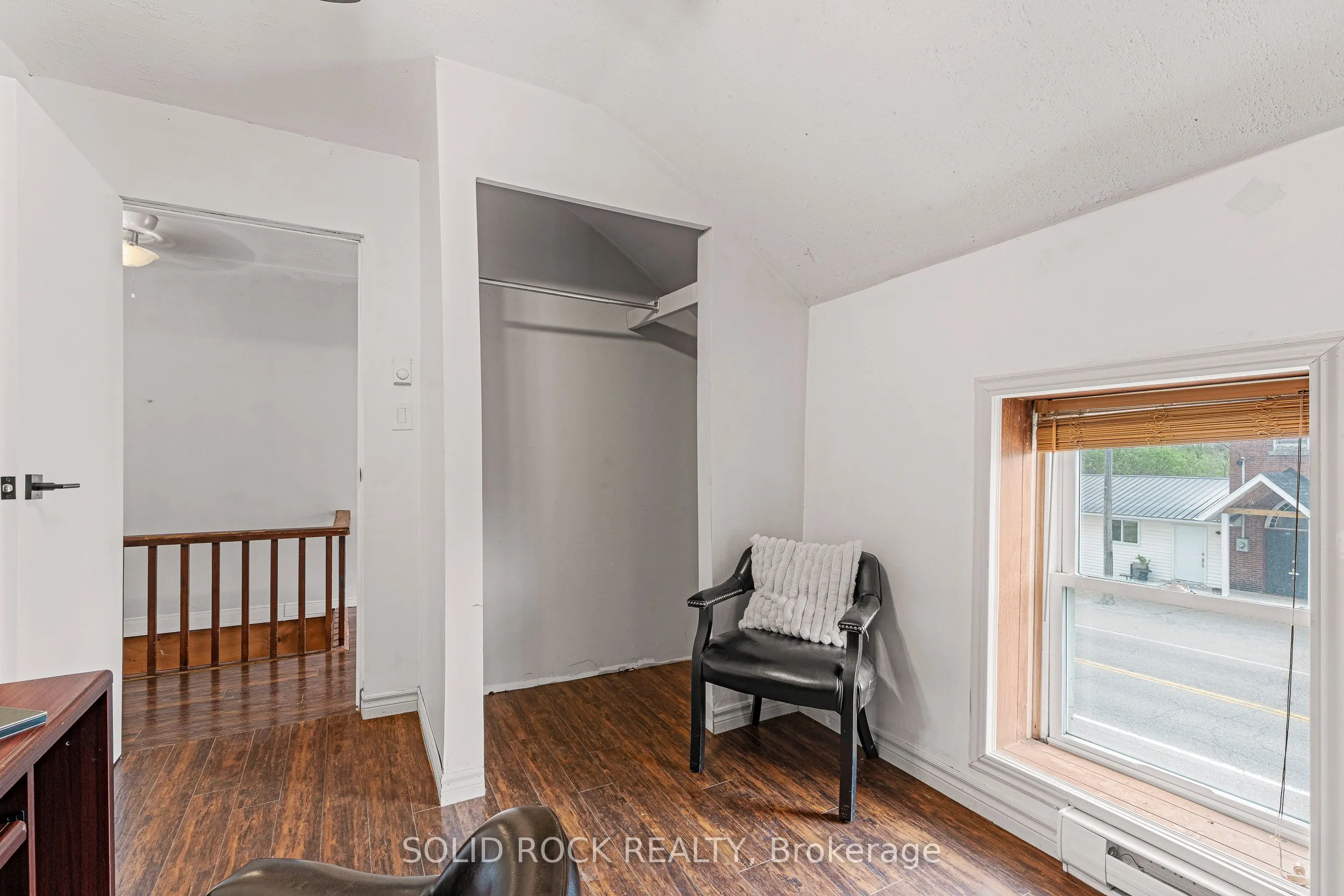 398 Lyndhurst Road