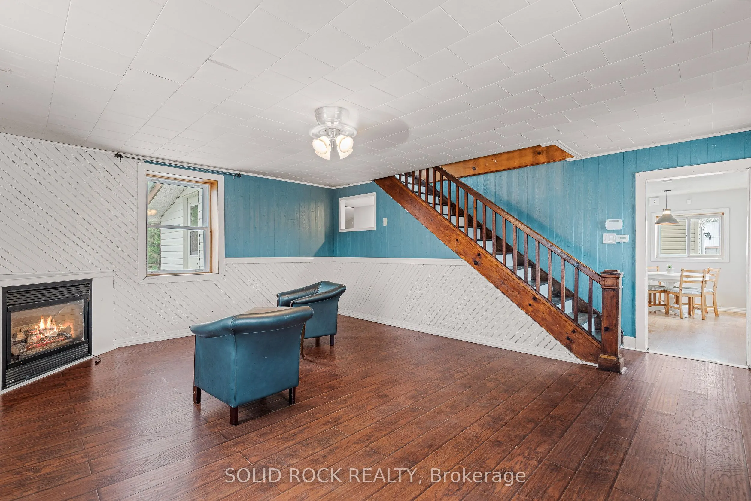398 Lyndhurst Road