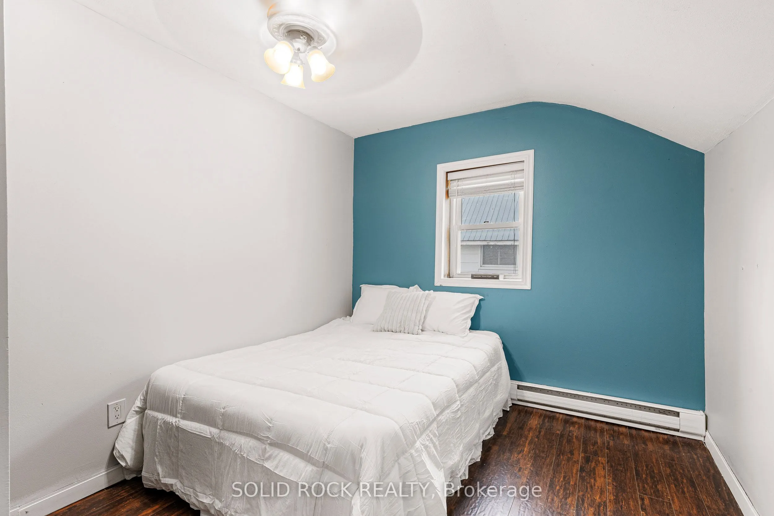 398 Lyndhurst Road