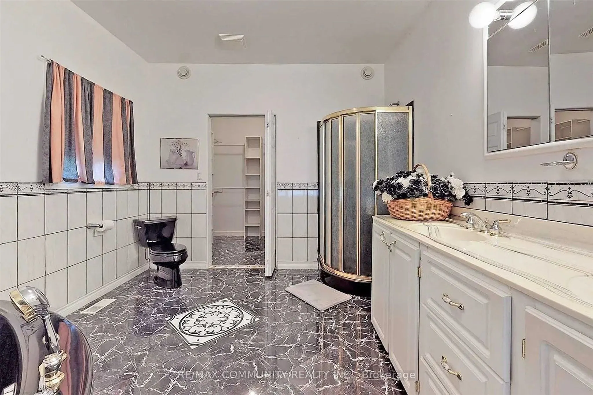 74 LAKEVIEW Drive