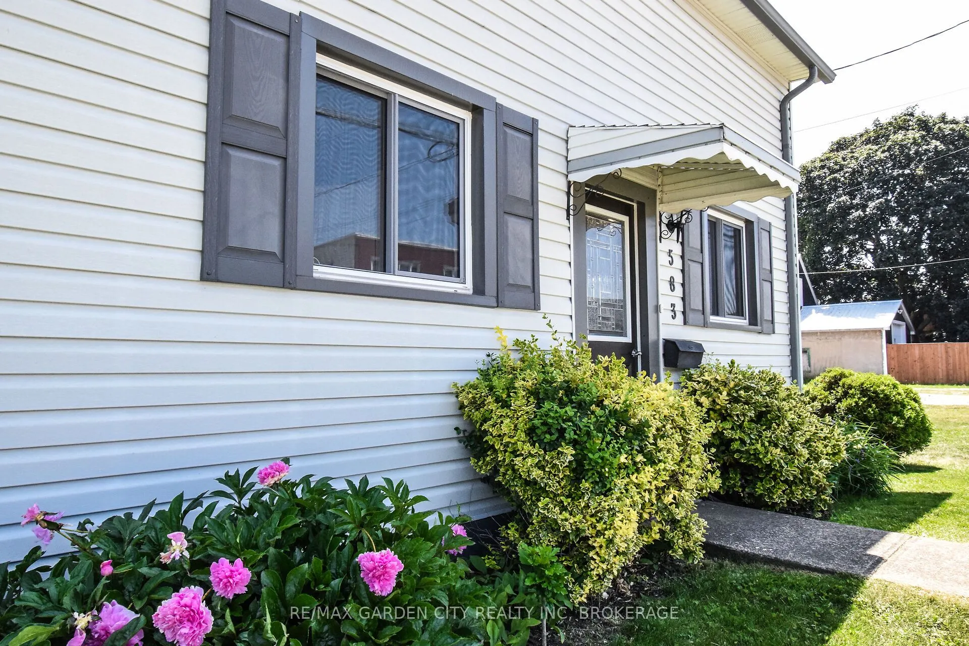 583 FIELDEN Avenue