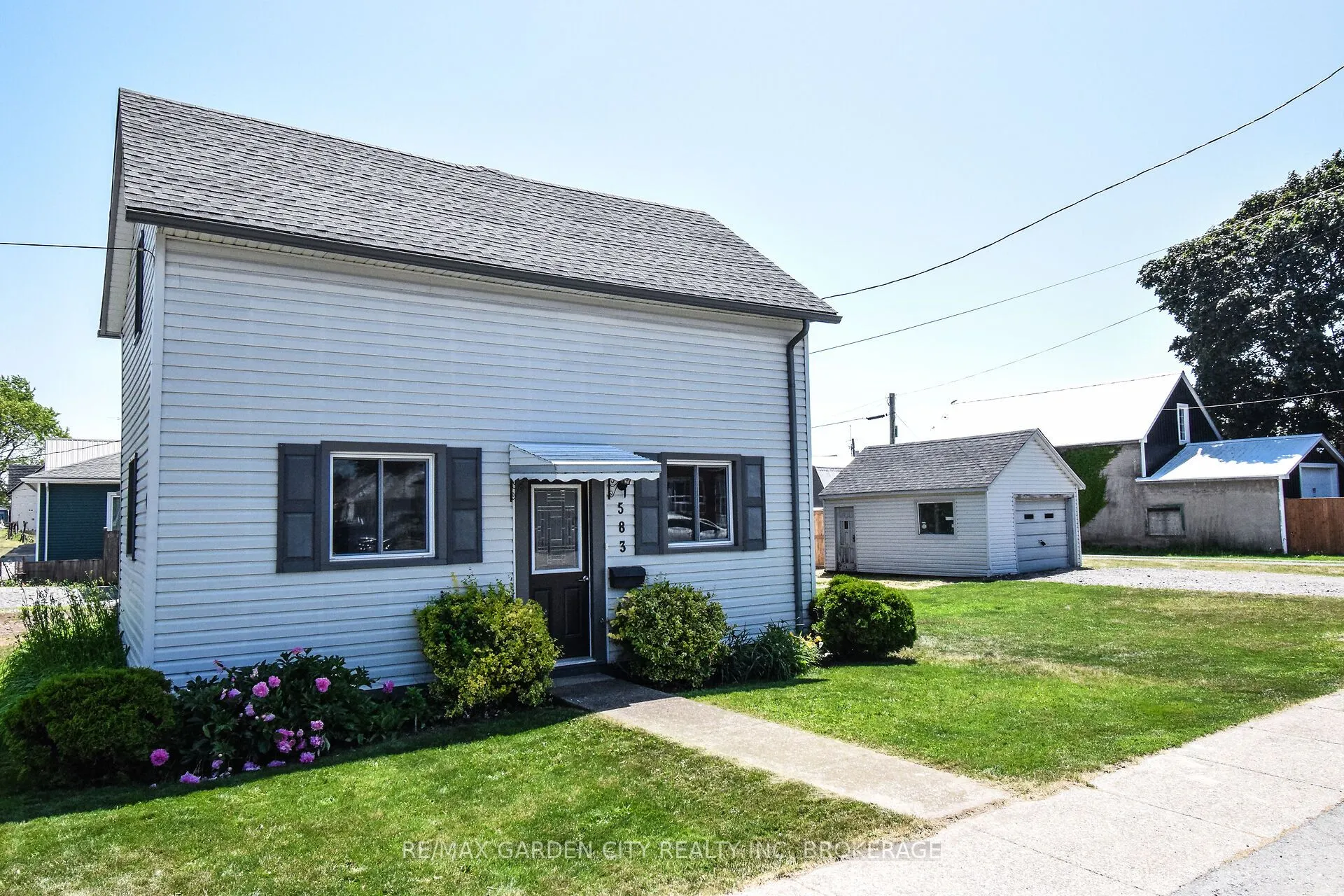 583 FIELDEN Avenue