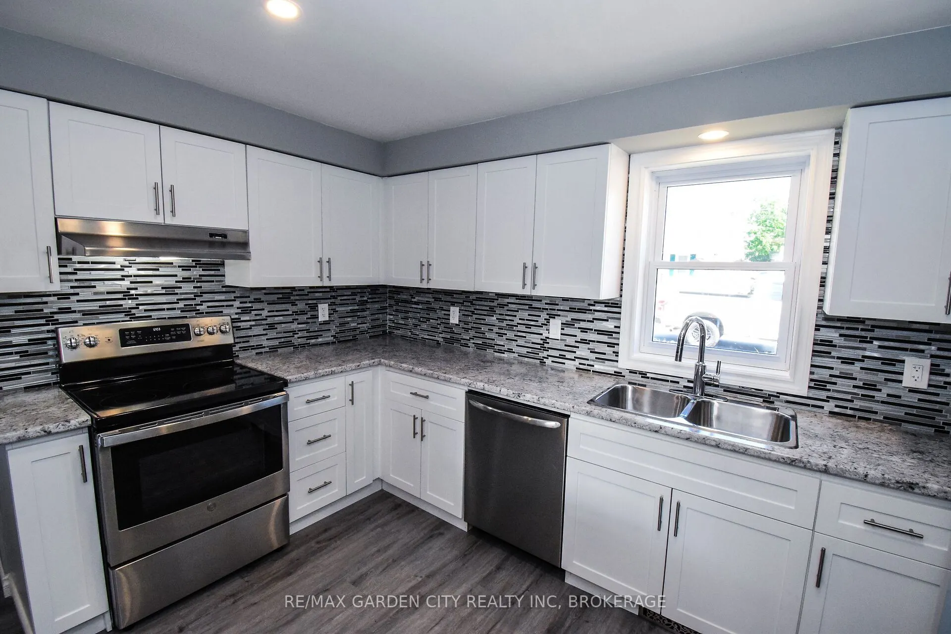 583 FIELDEN Avenue