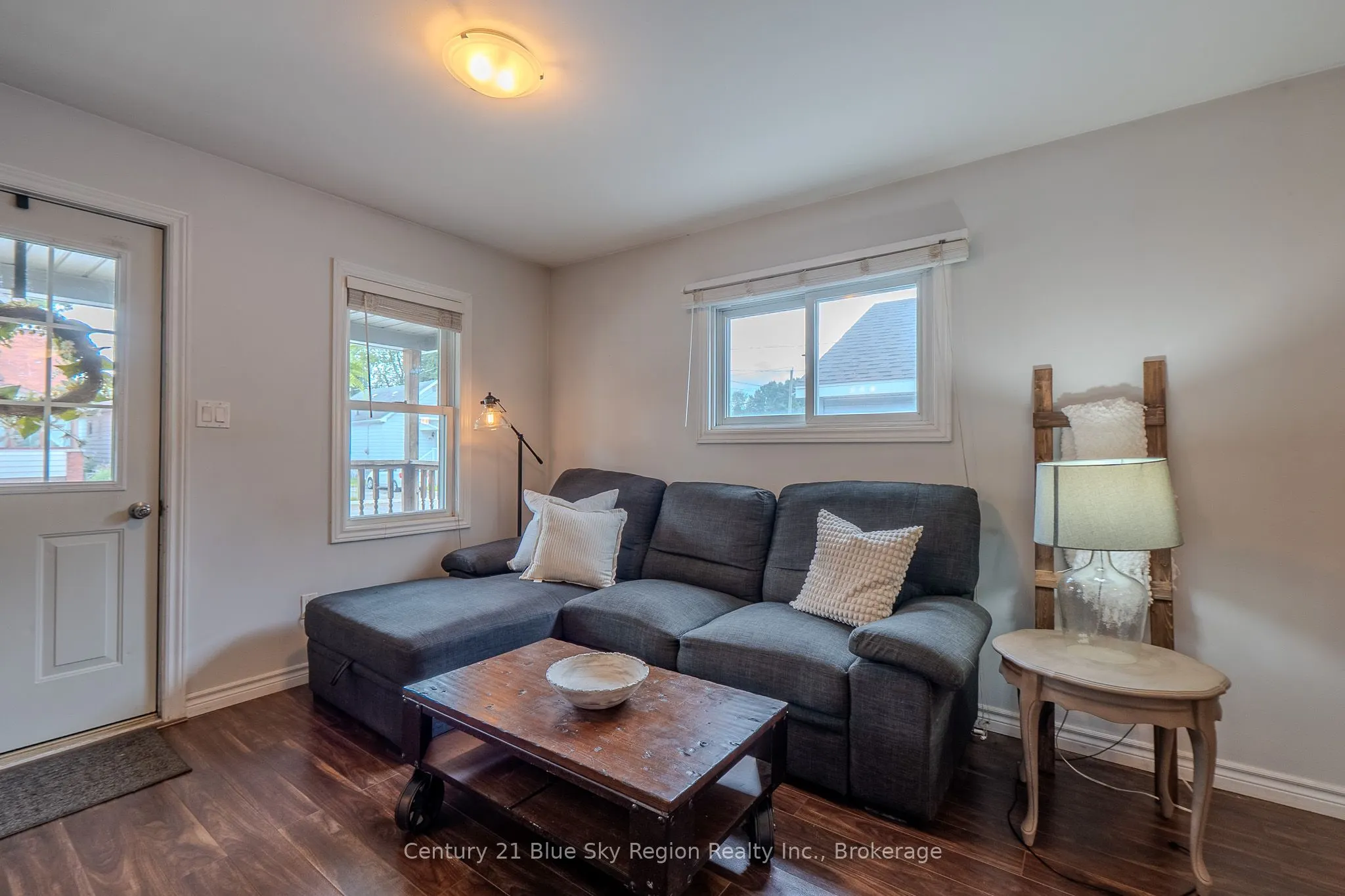 459 King Street W