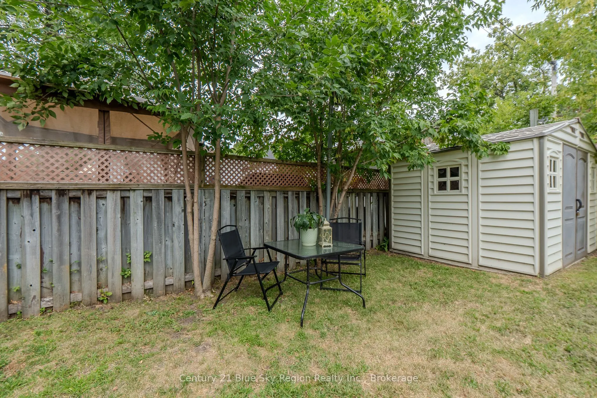 459 King Street W