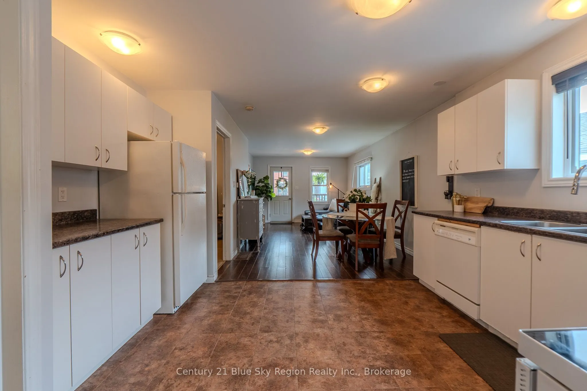 459 King Street W