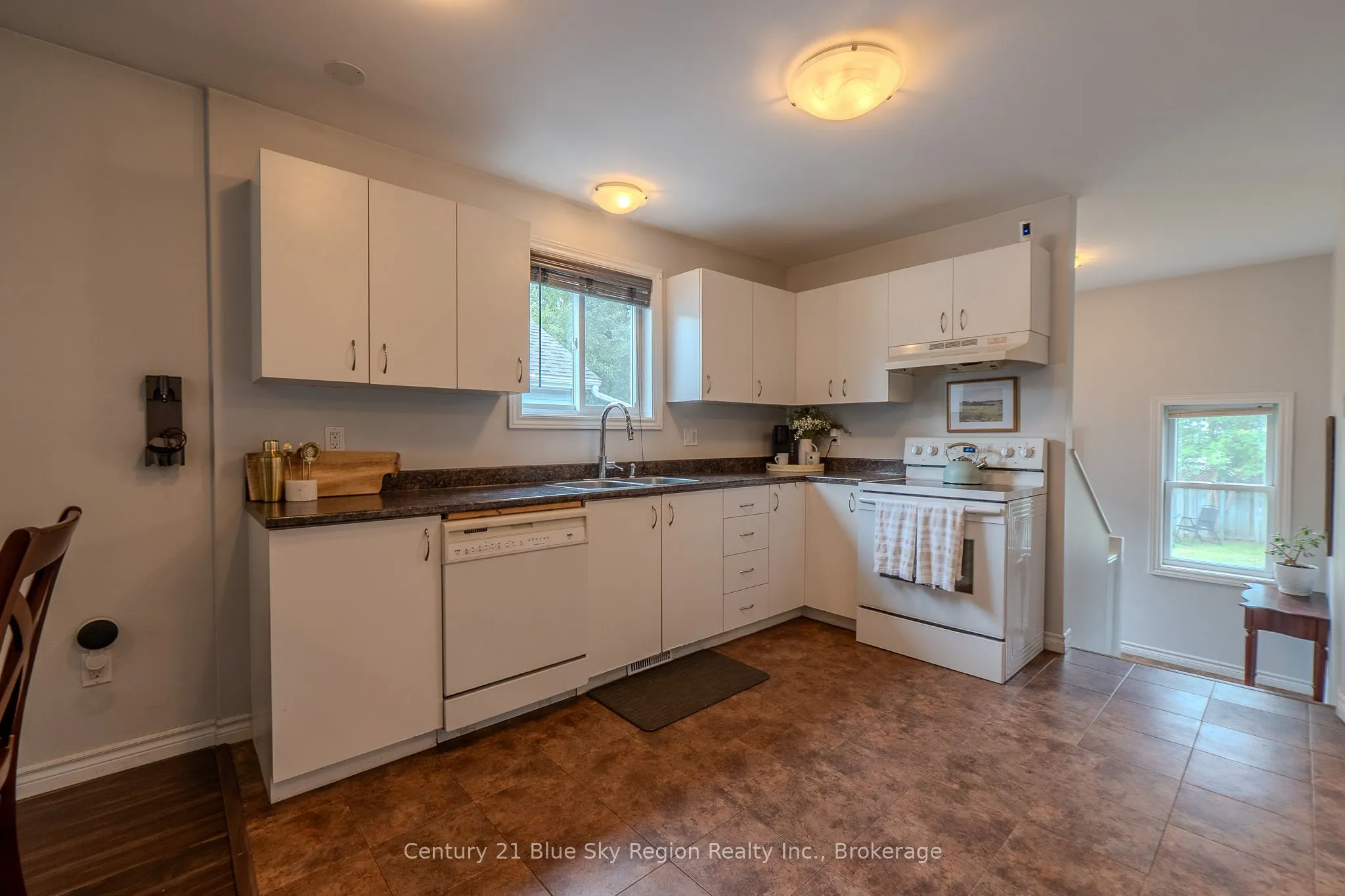 459 King Street W
