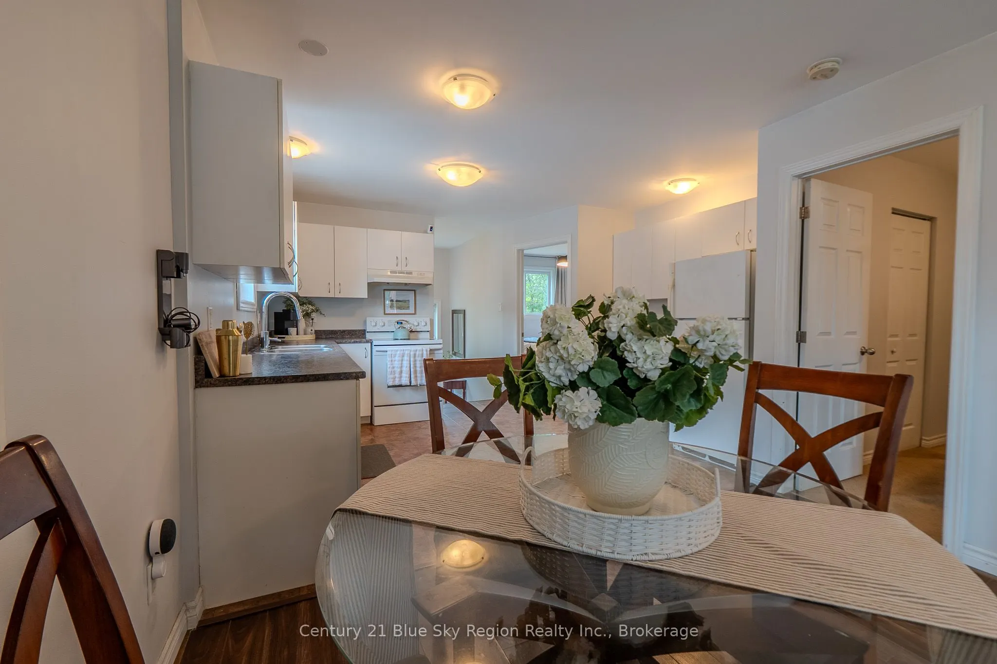 459 King Street W