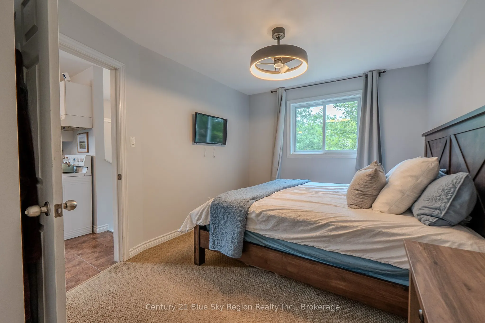 459 King Street W