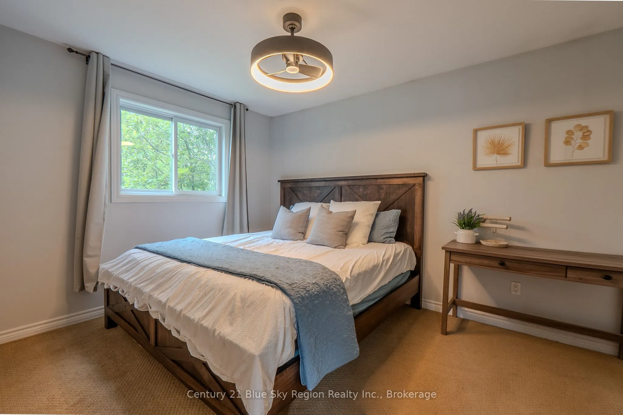 459 King Street W
