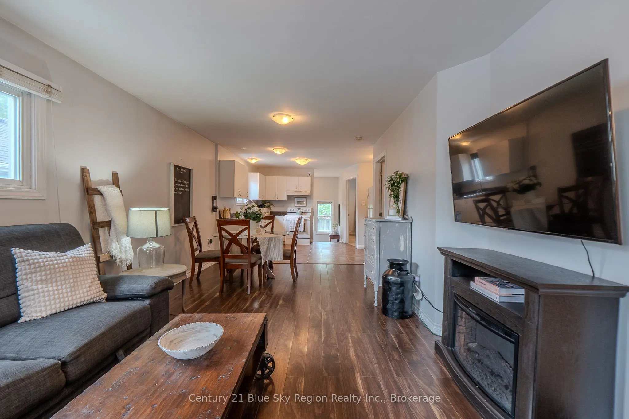 459 King Street W