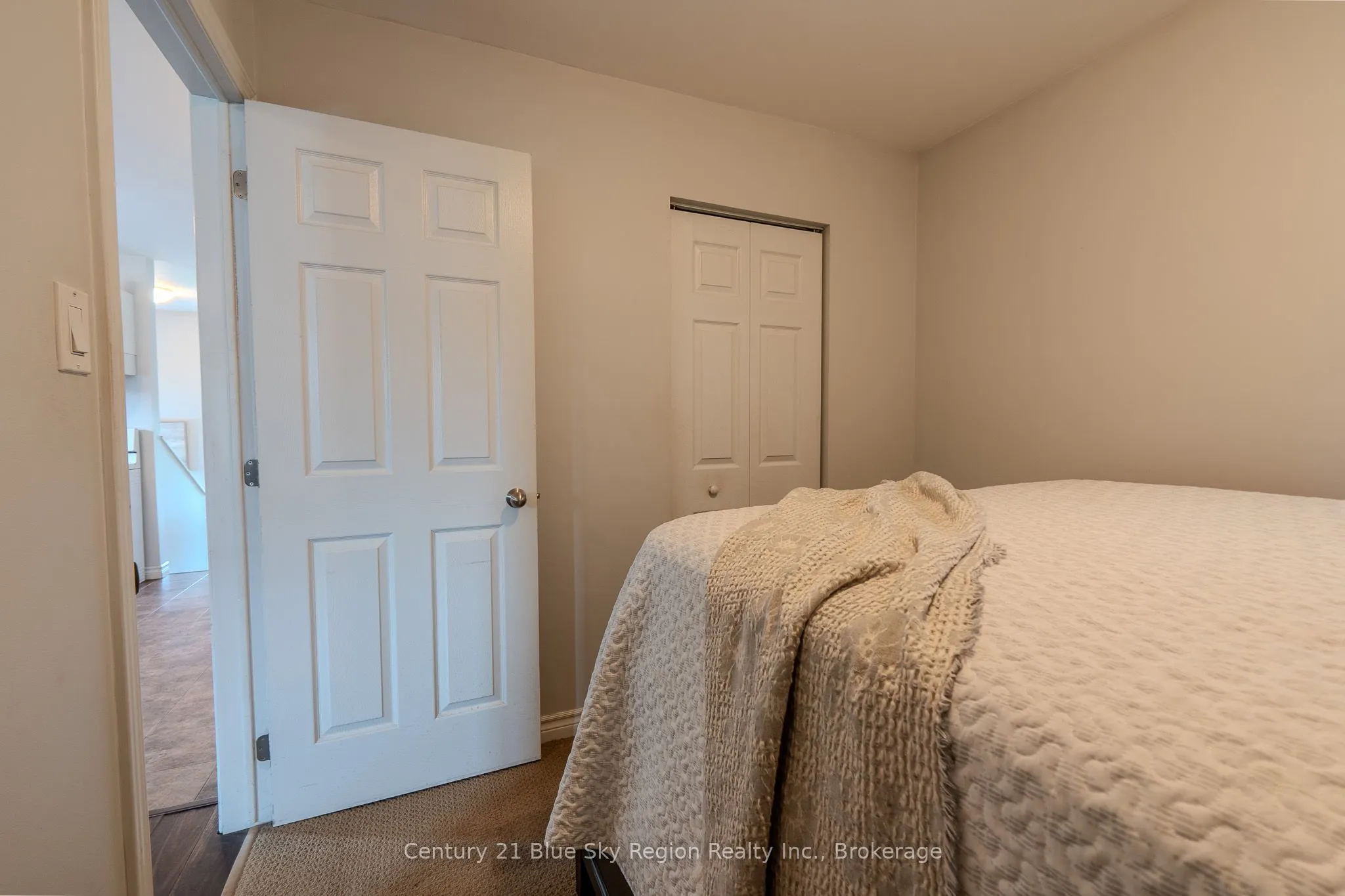 459 King Street W