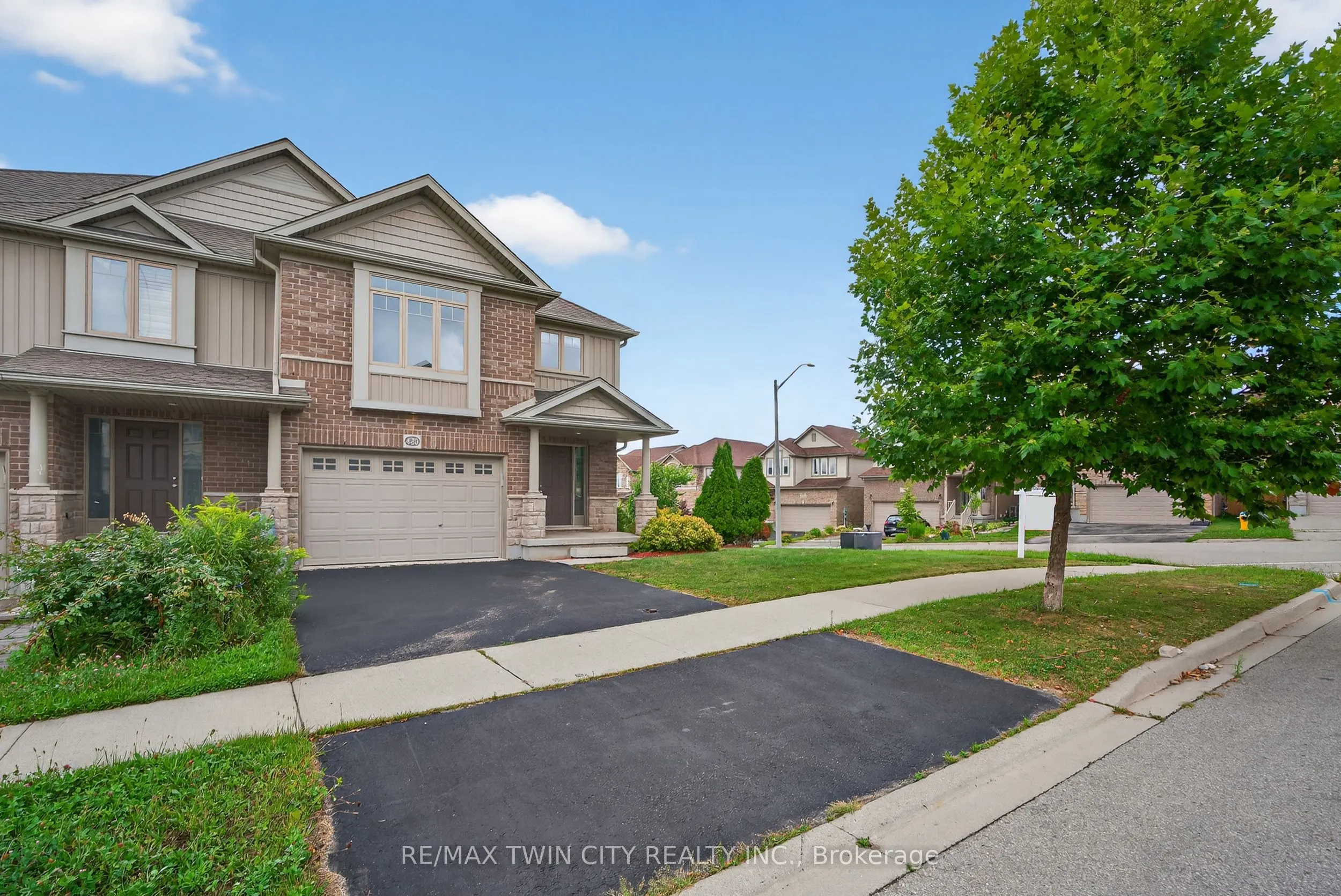 420 Avens Street