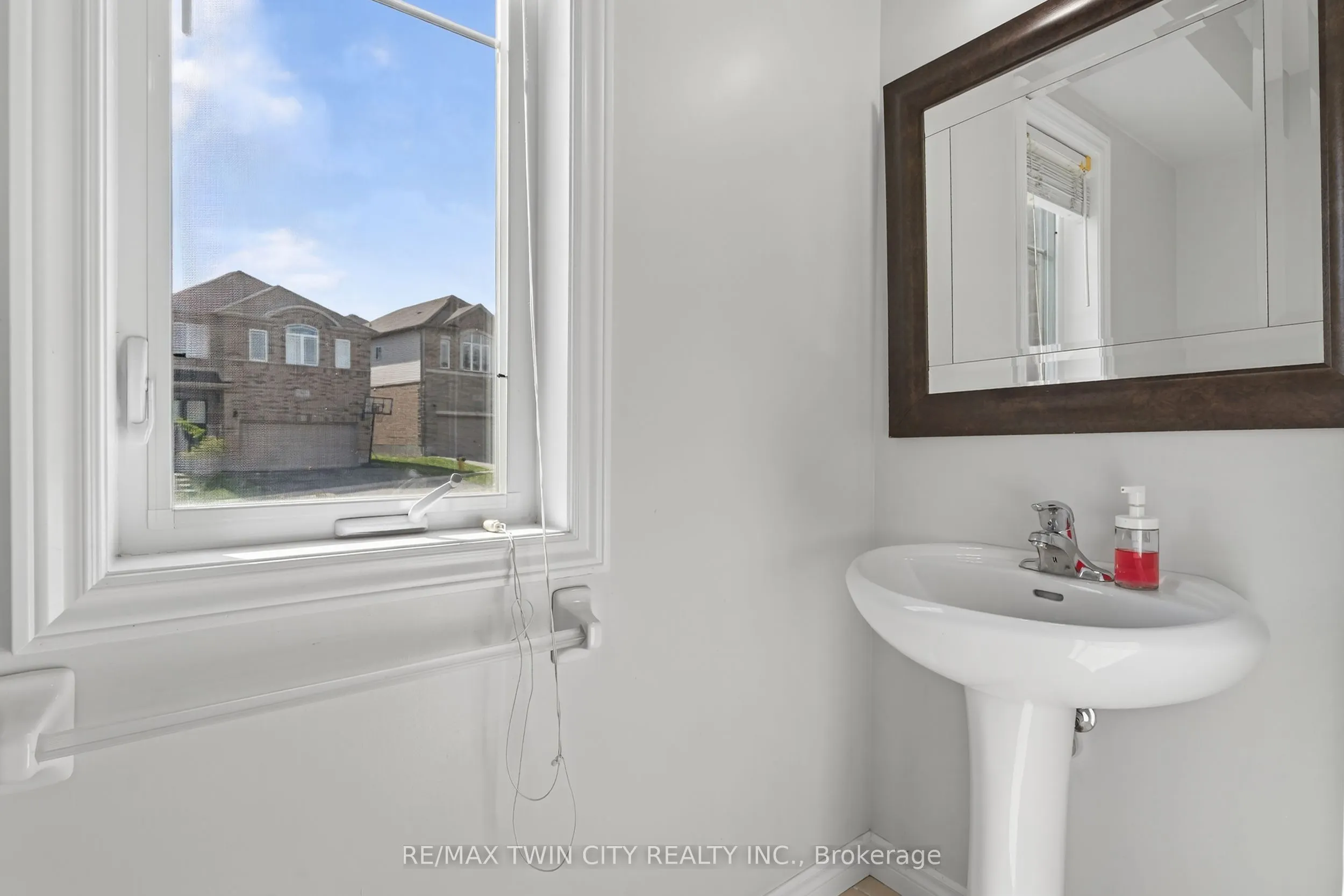 420 Avens Street