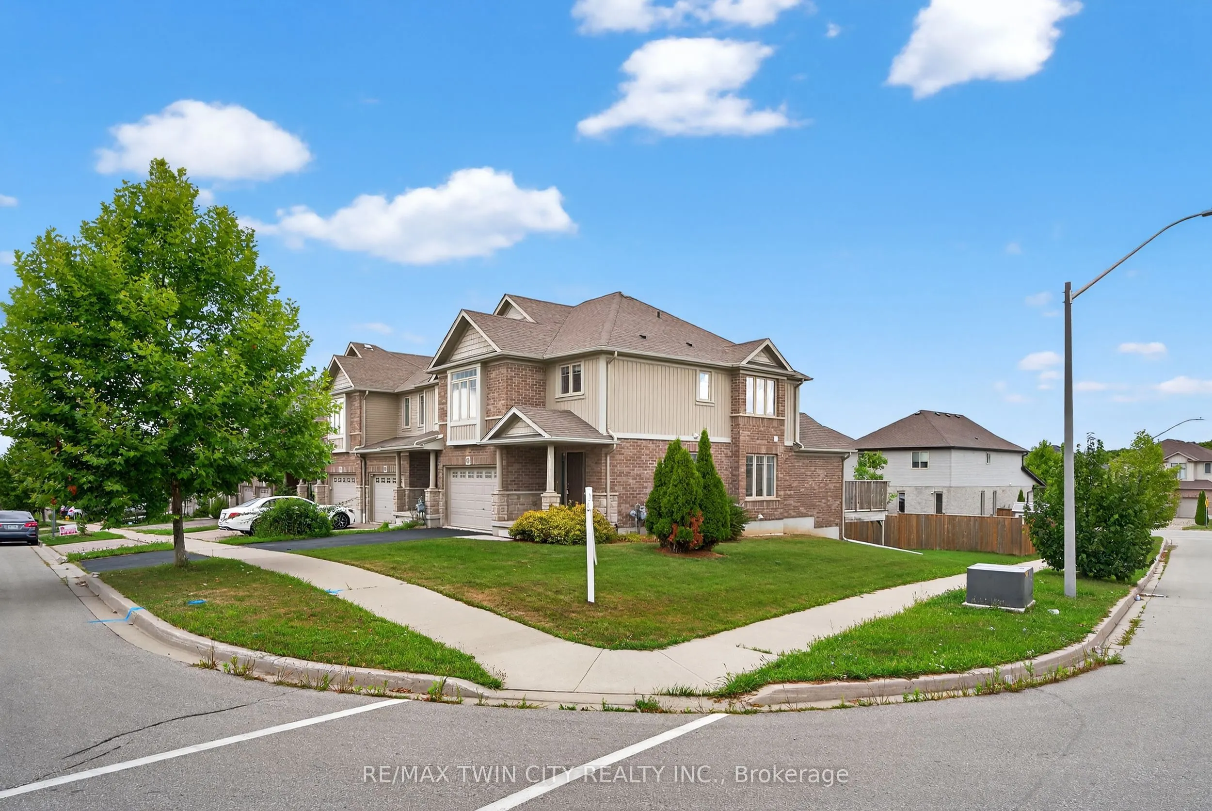 420 Avens Street