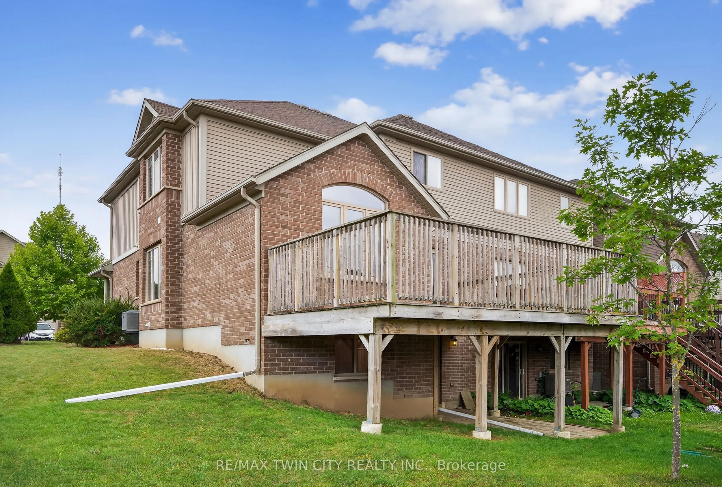 420 Avens Street