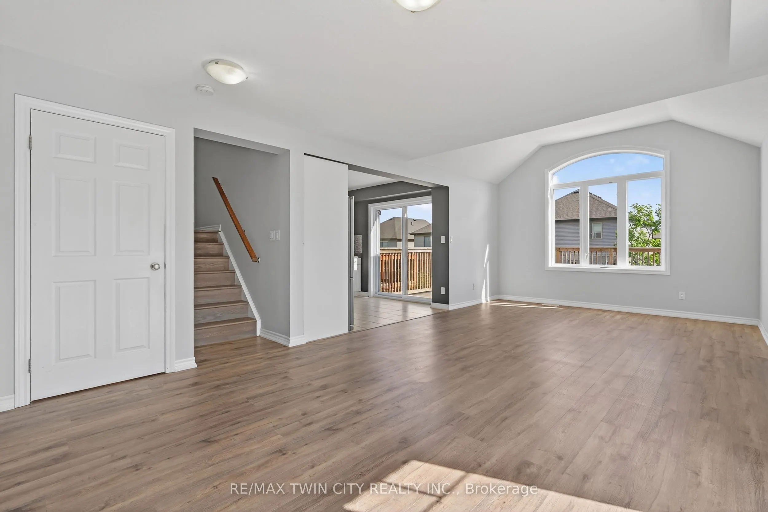 420 Avens Street