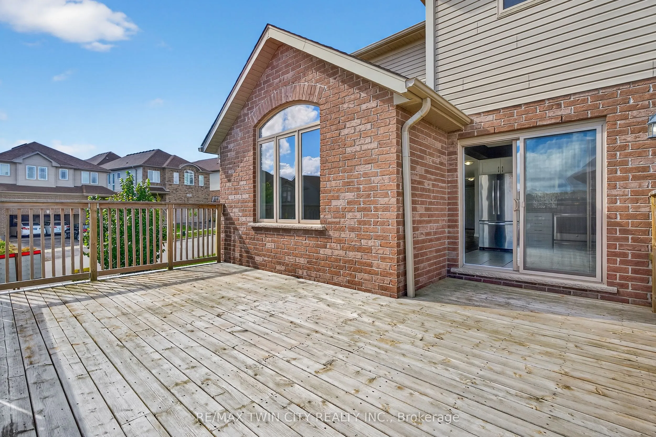 420 Avens Street
