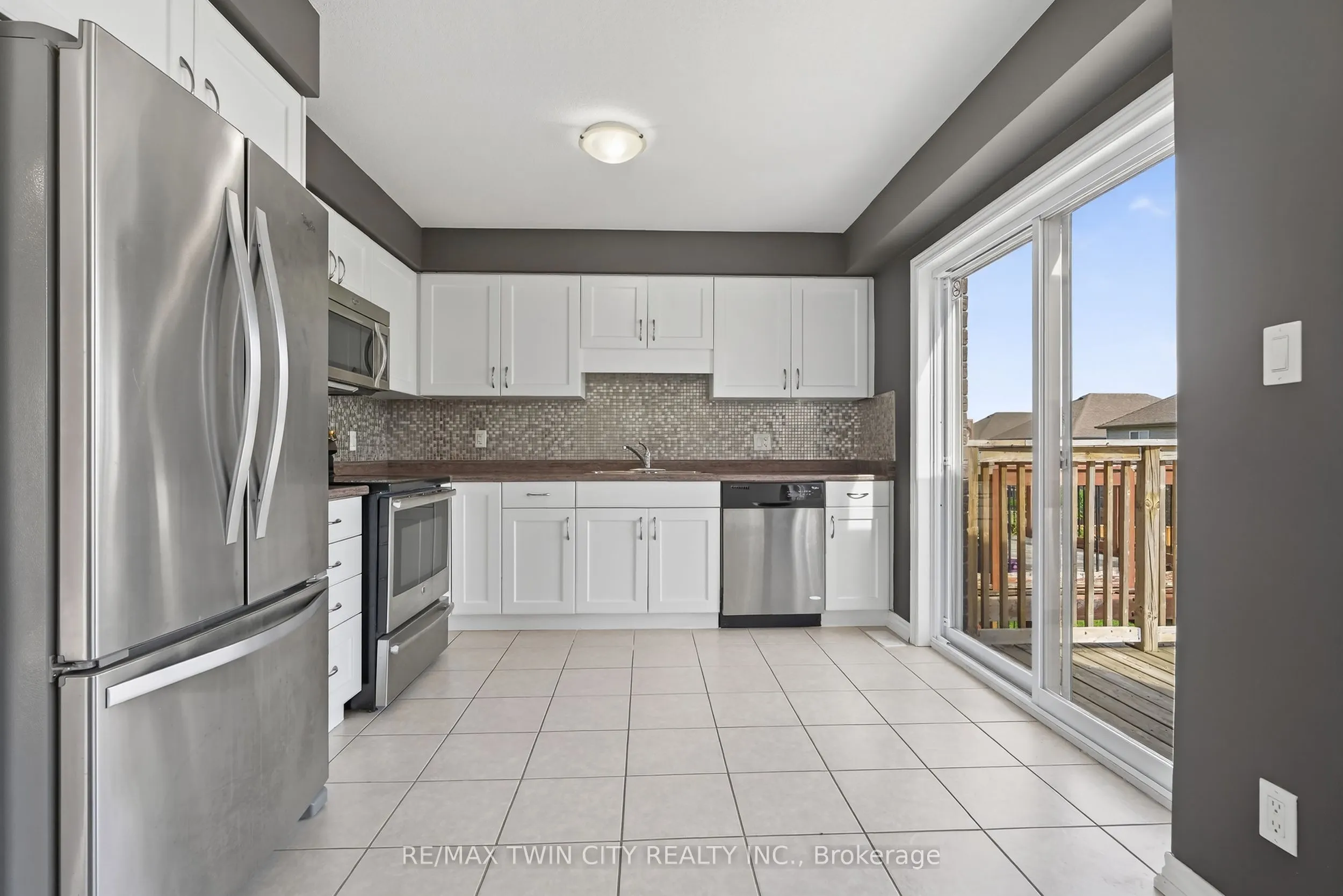420 Avens Street