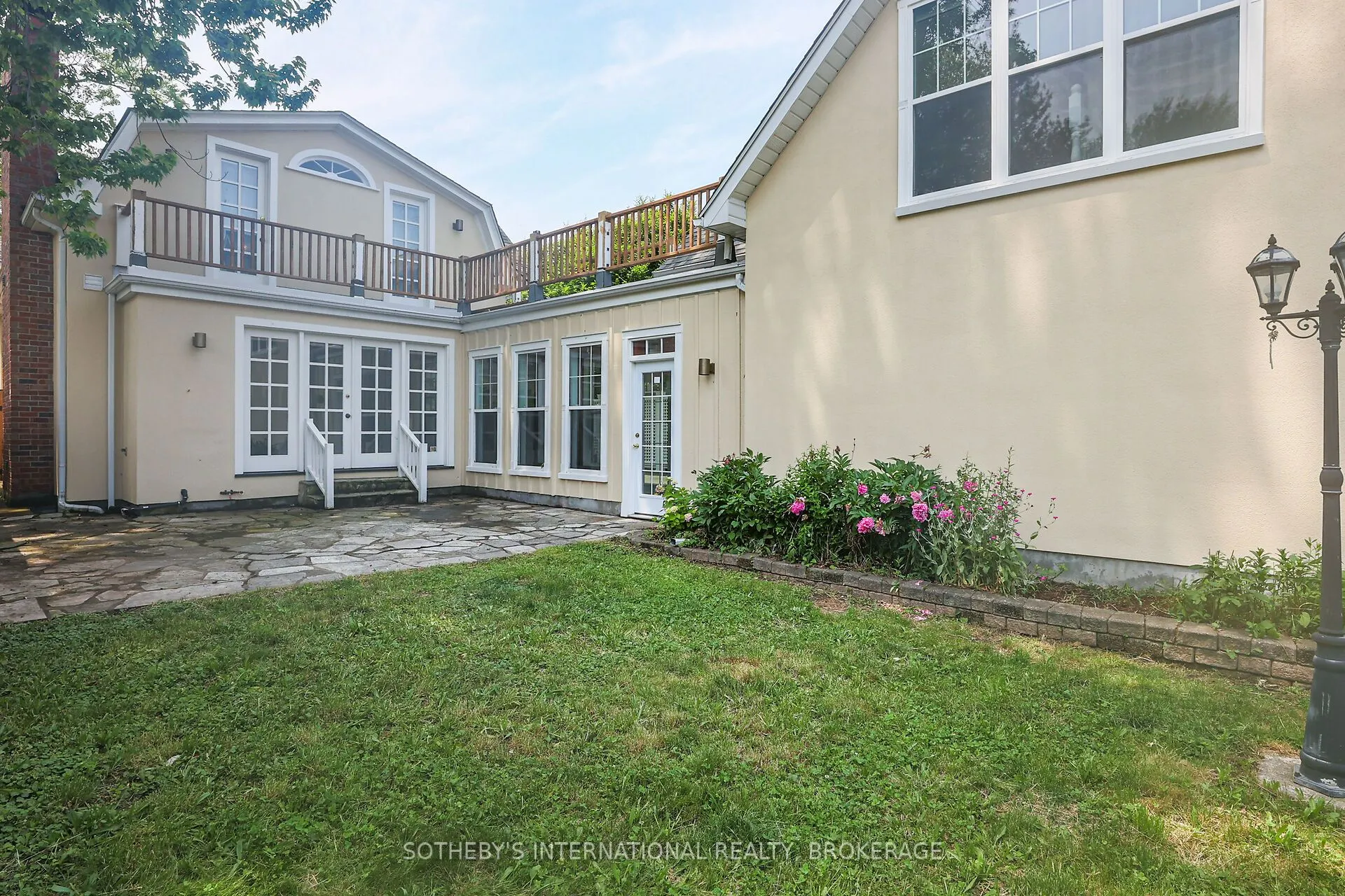 129 JOHNSON Street