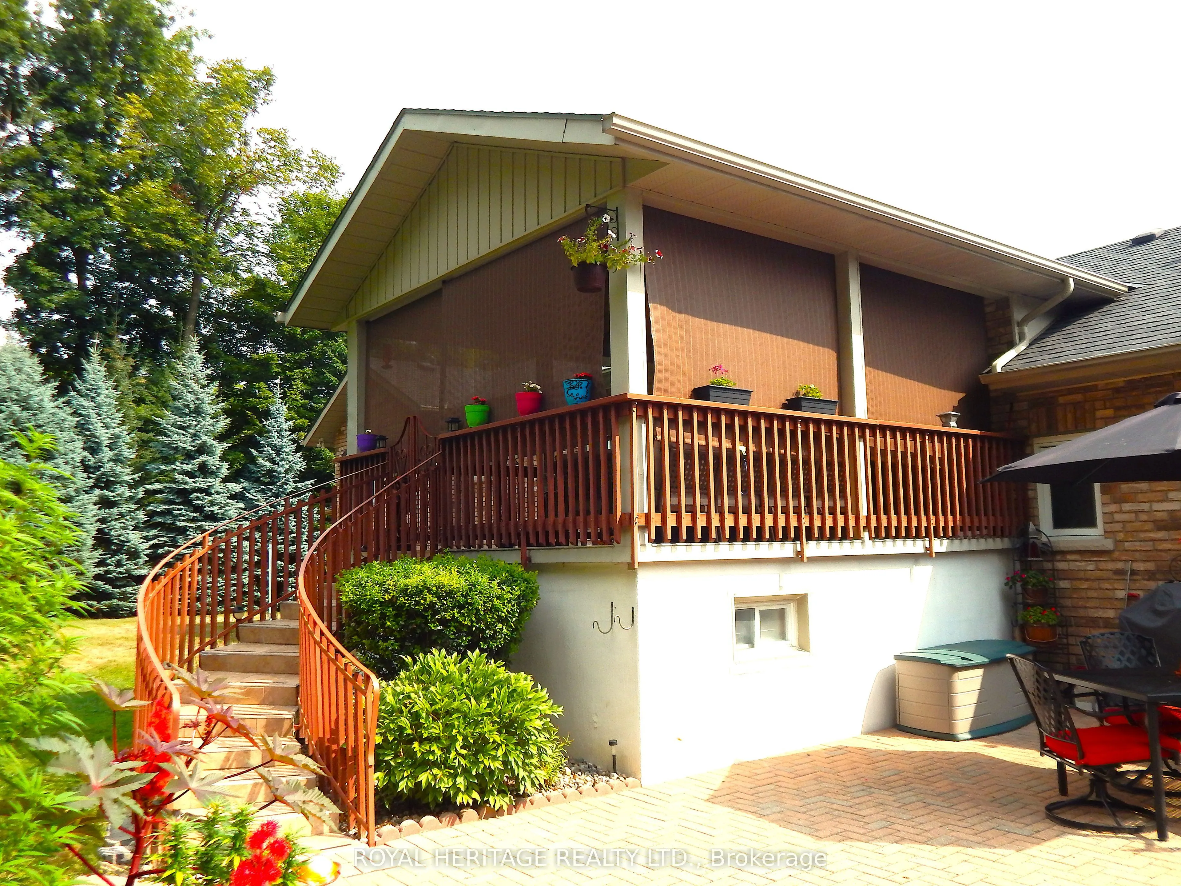 10 VICARI Road