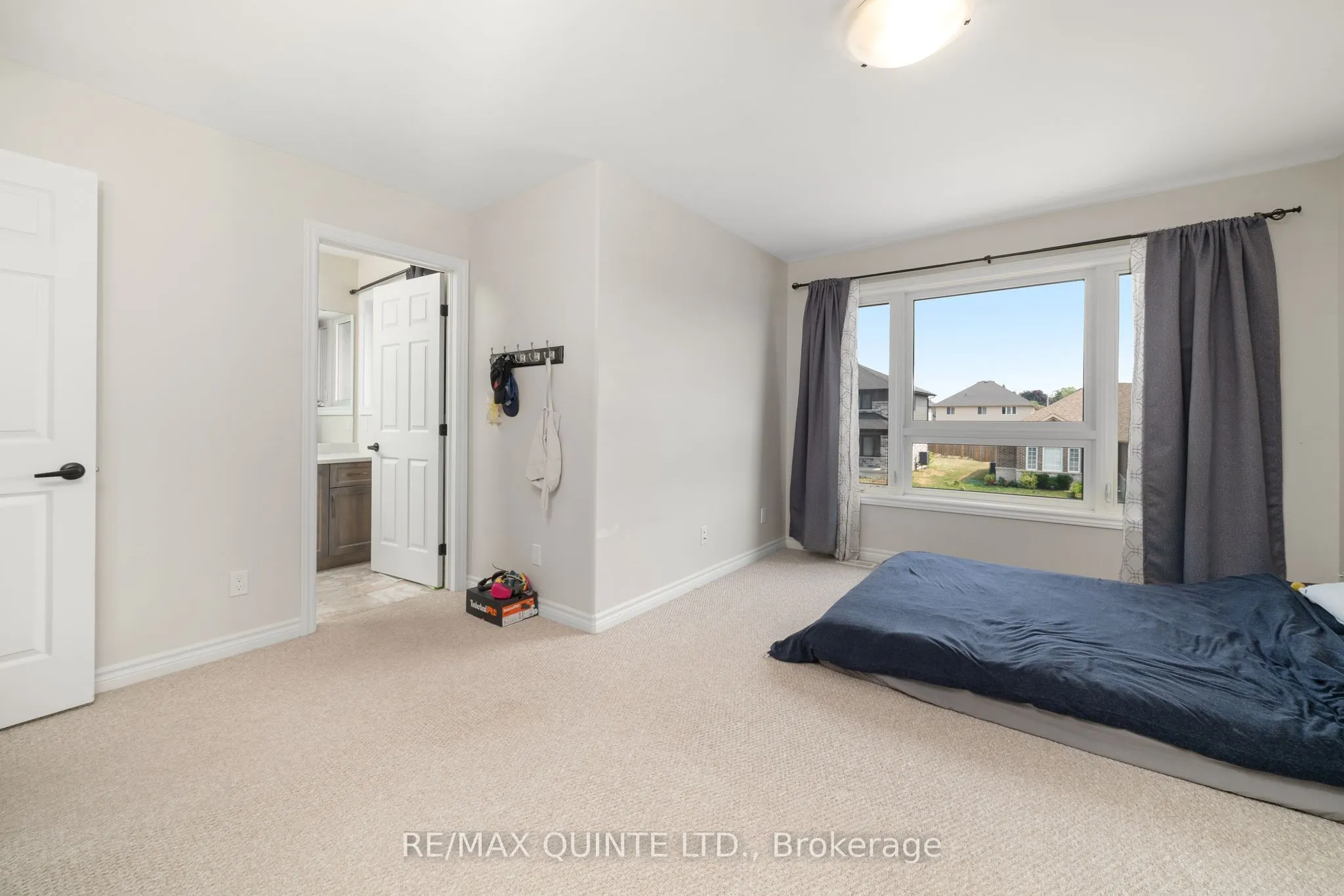 79 Ledgerock Court