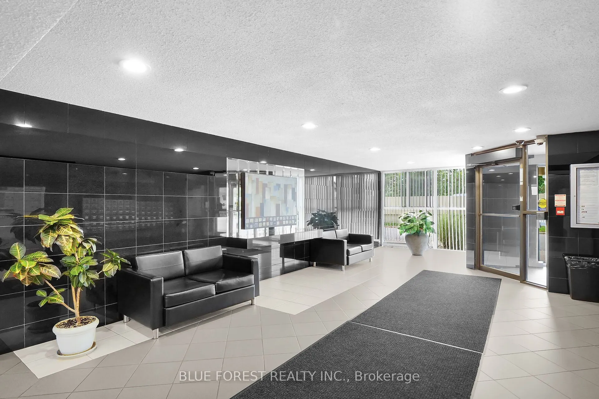 127 Belmont Drive, #909