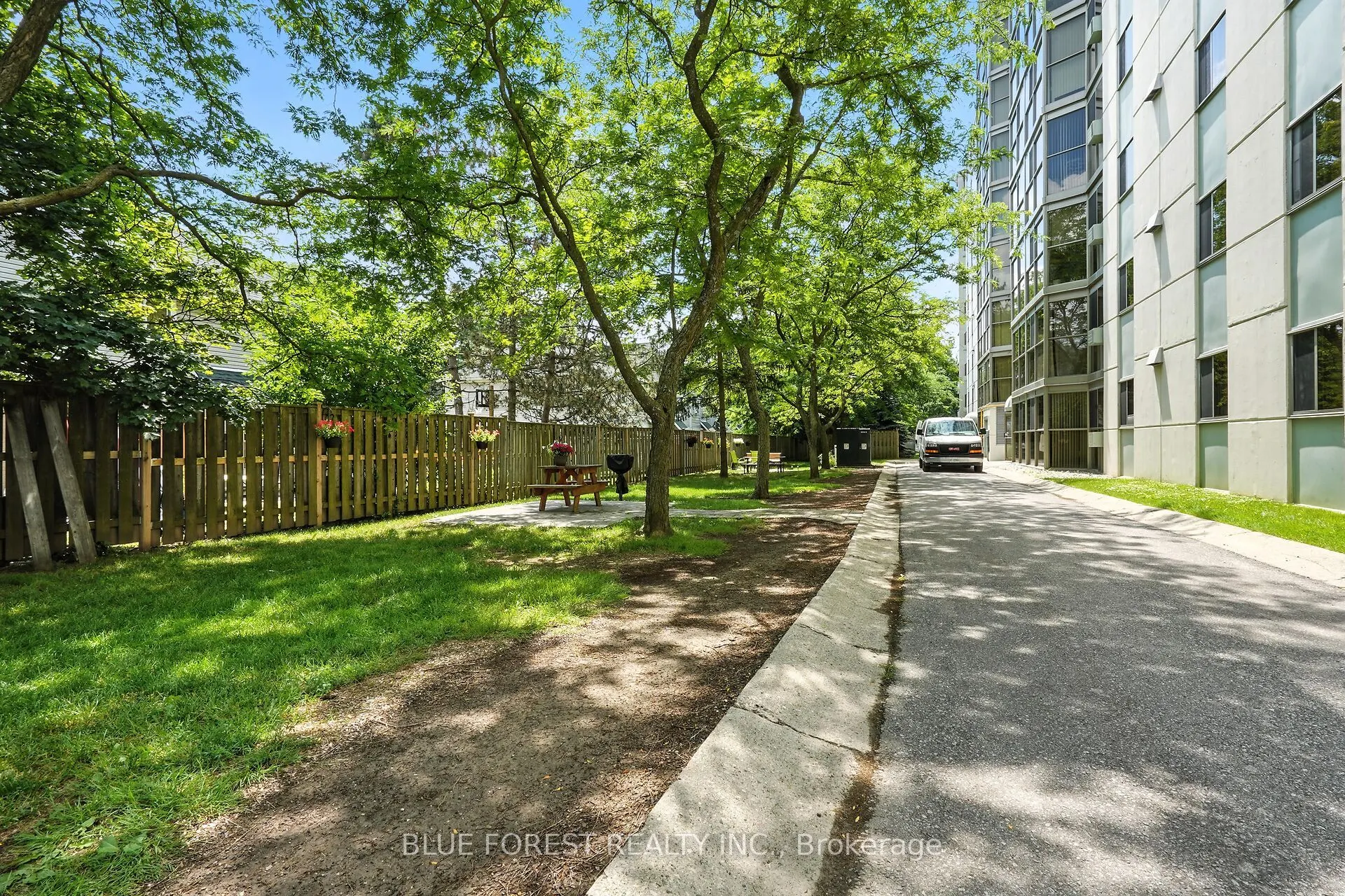 127 Belmont Drive, #909