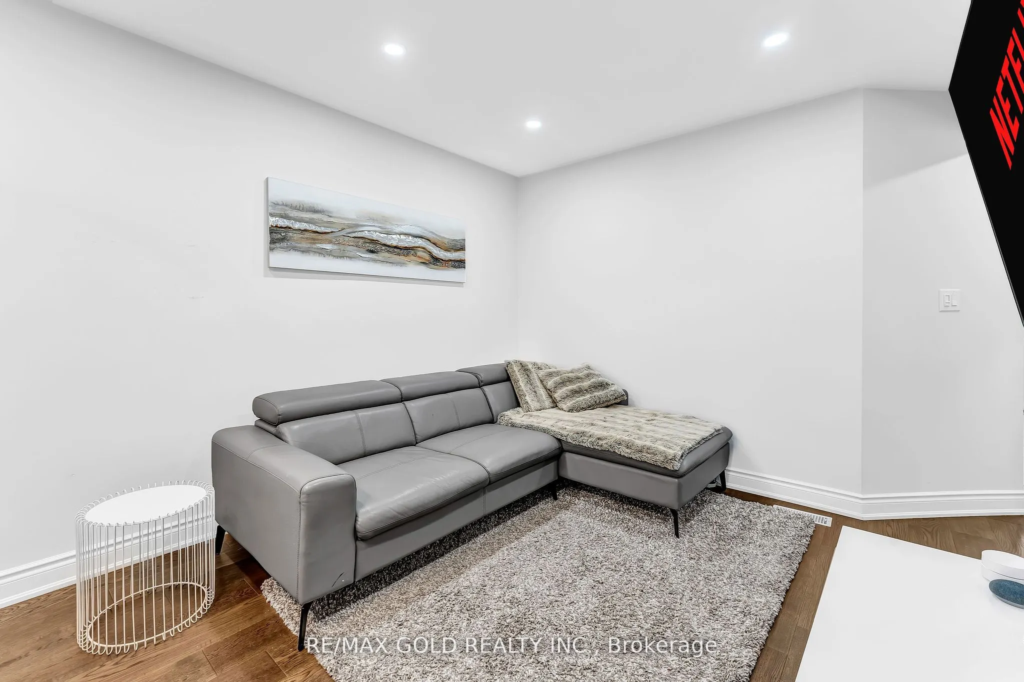 90 Mooregate Crescent, #34