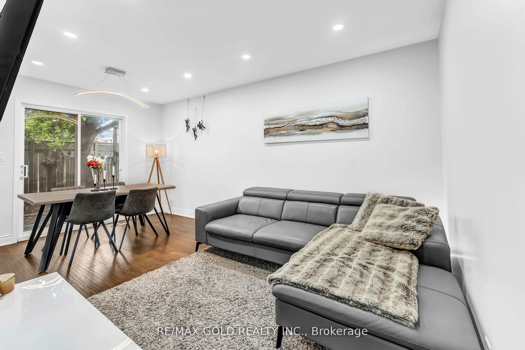 90 Mooregate Crescent, #34
