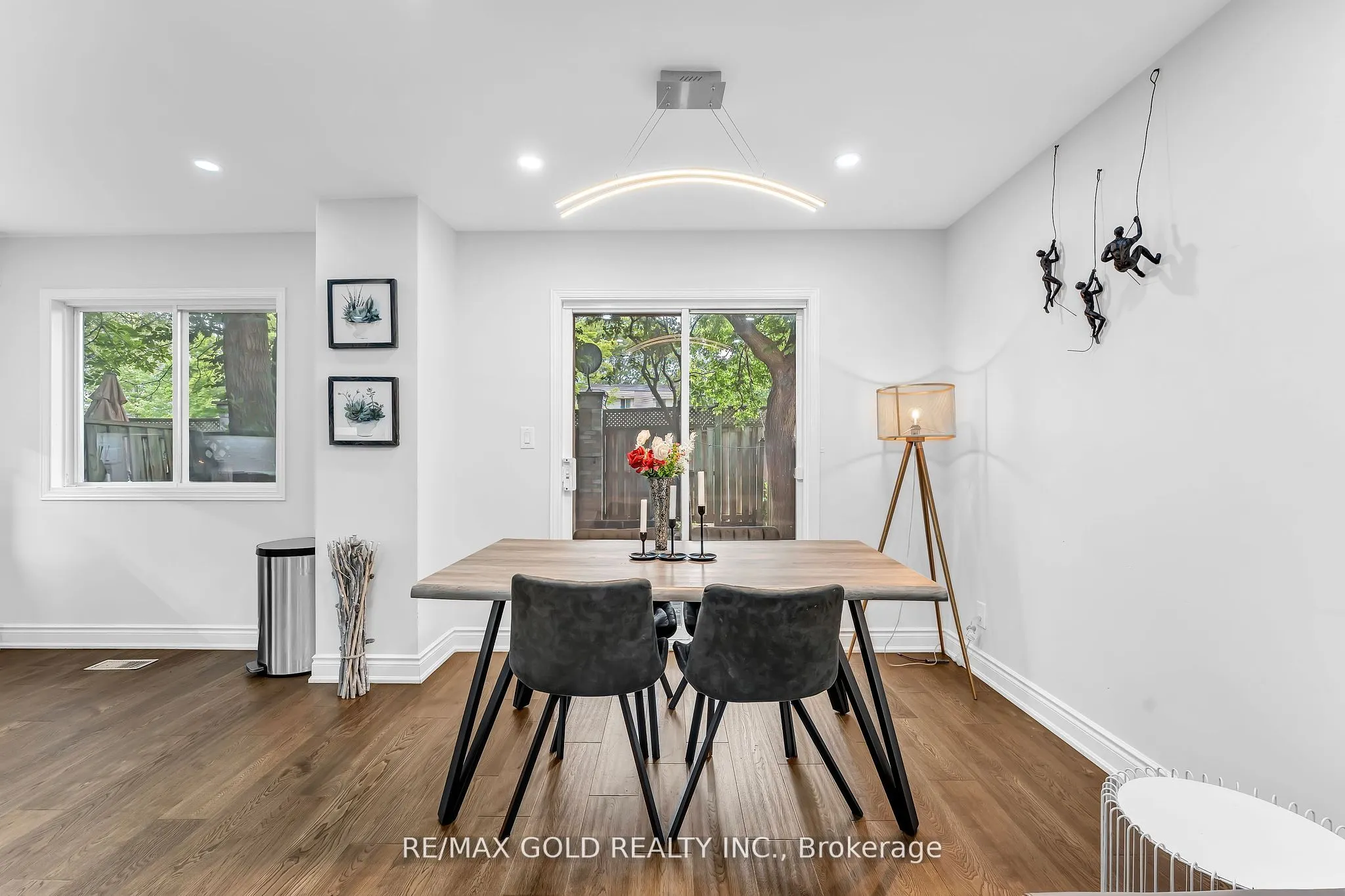 90 Mooregate Crescent, #34
