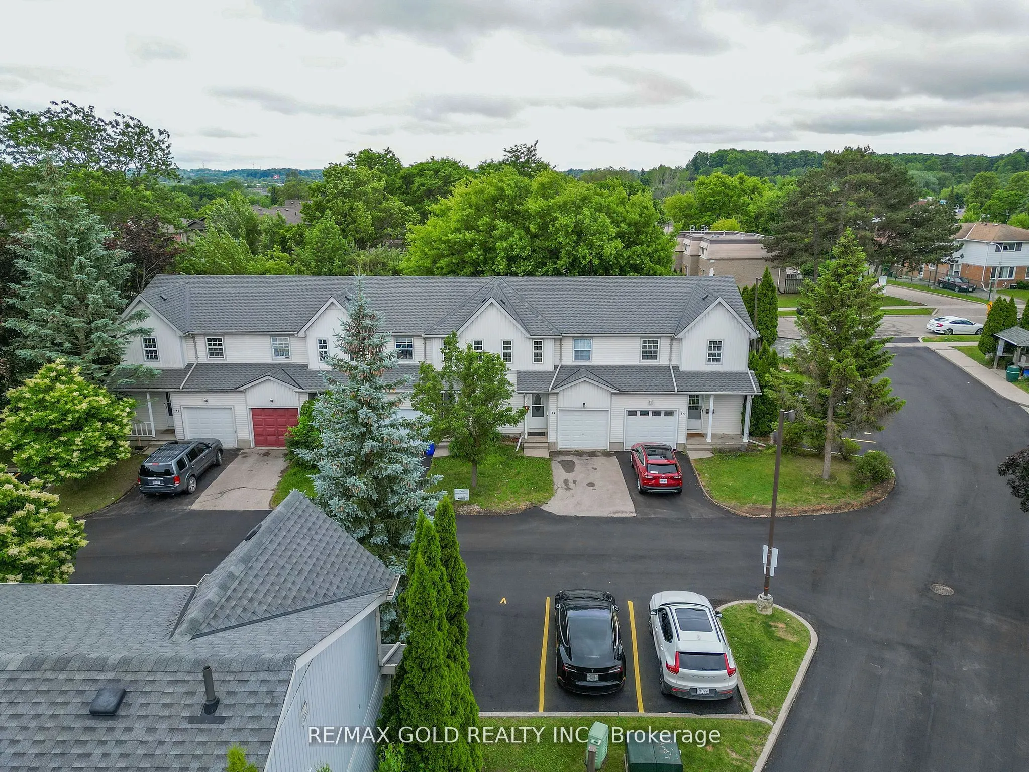 90 Mooregate Crescent, #34