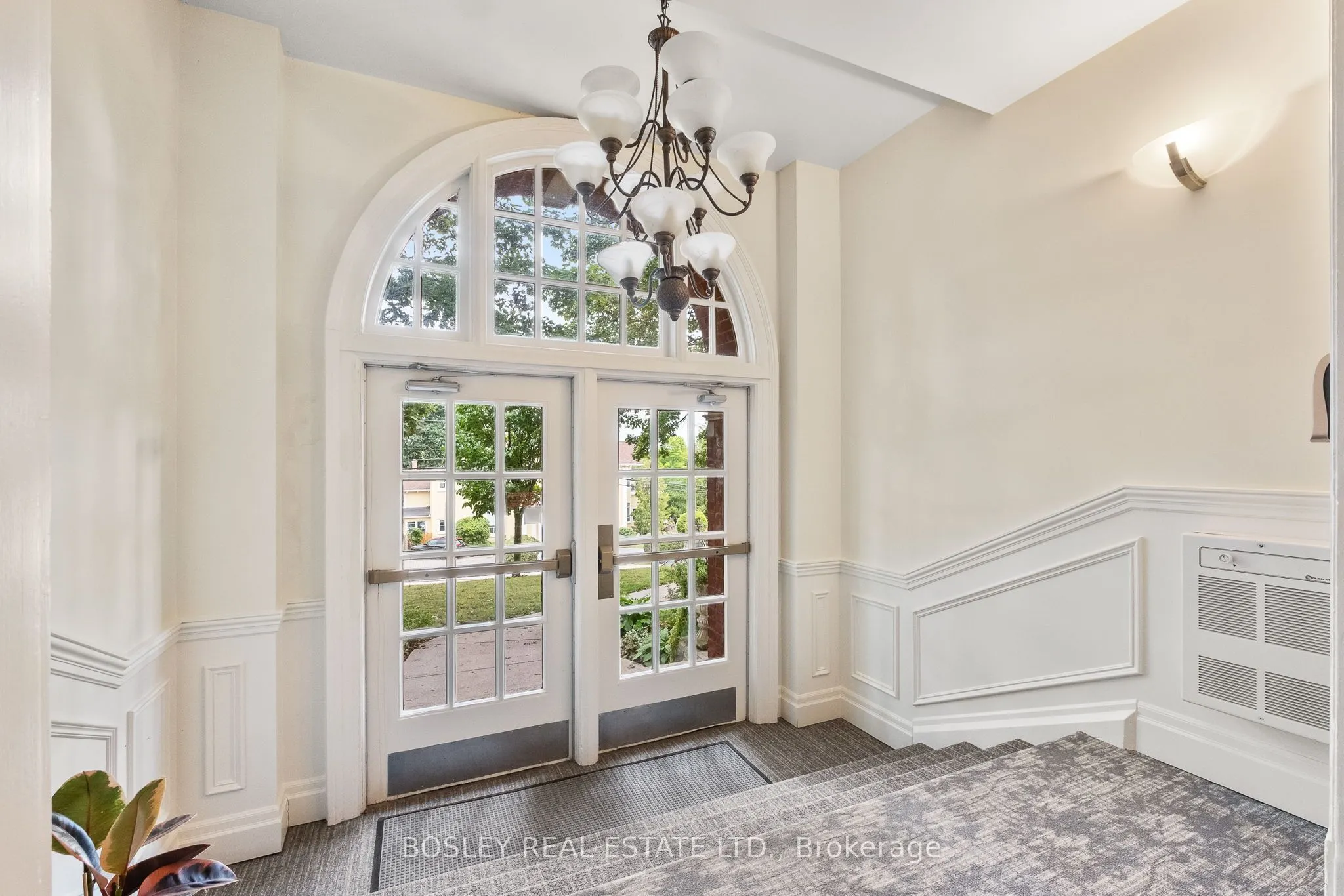 72 Pine Street, #304