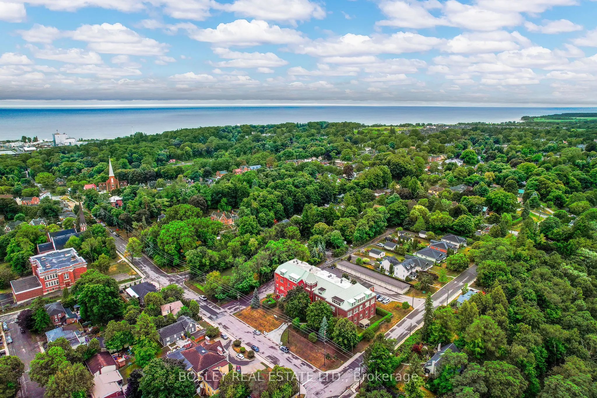 72 Pine Street, #304