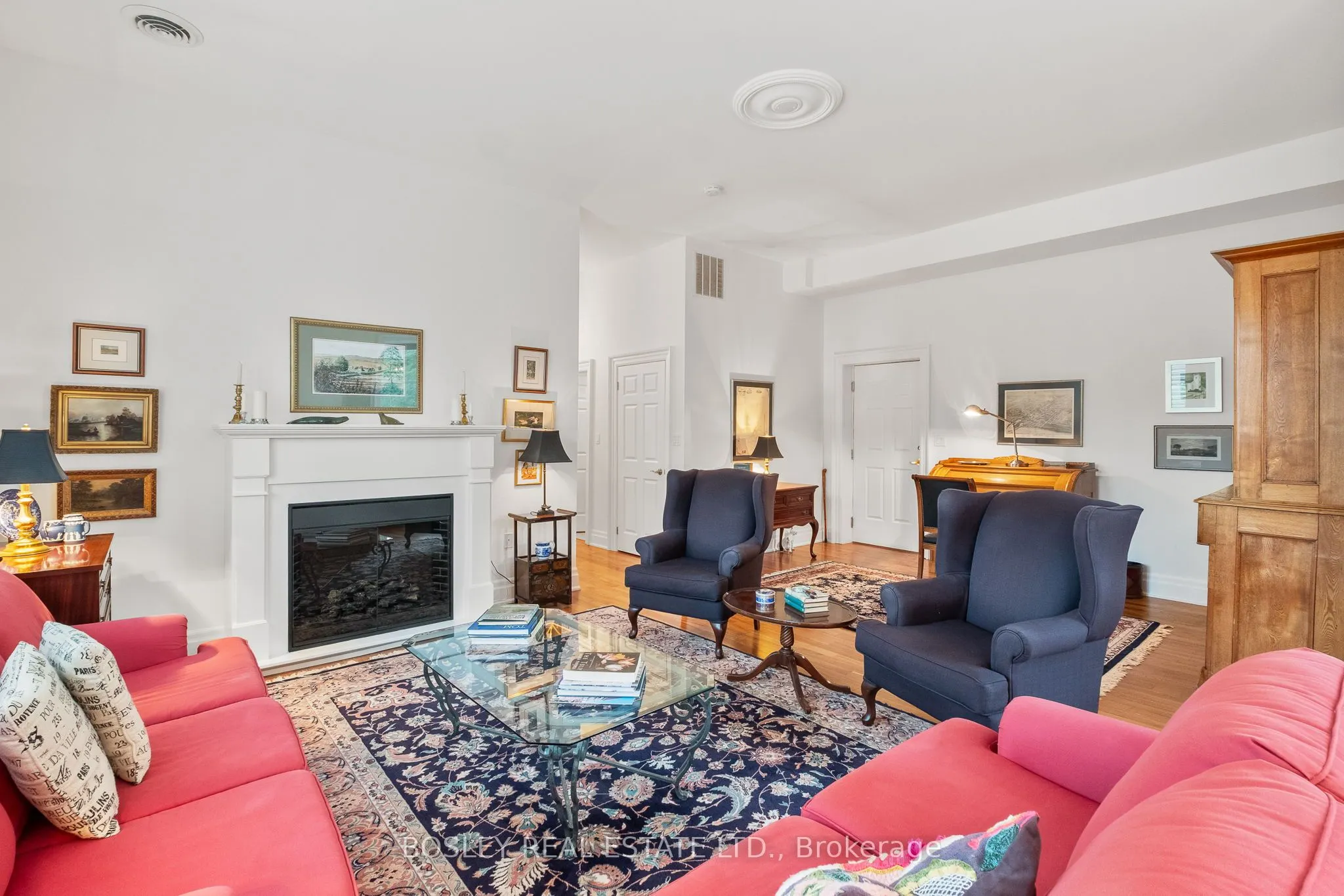 72 Pine Street, #304