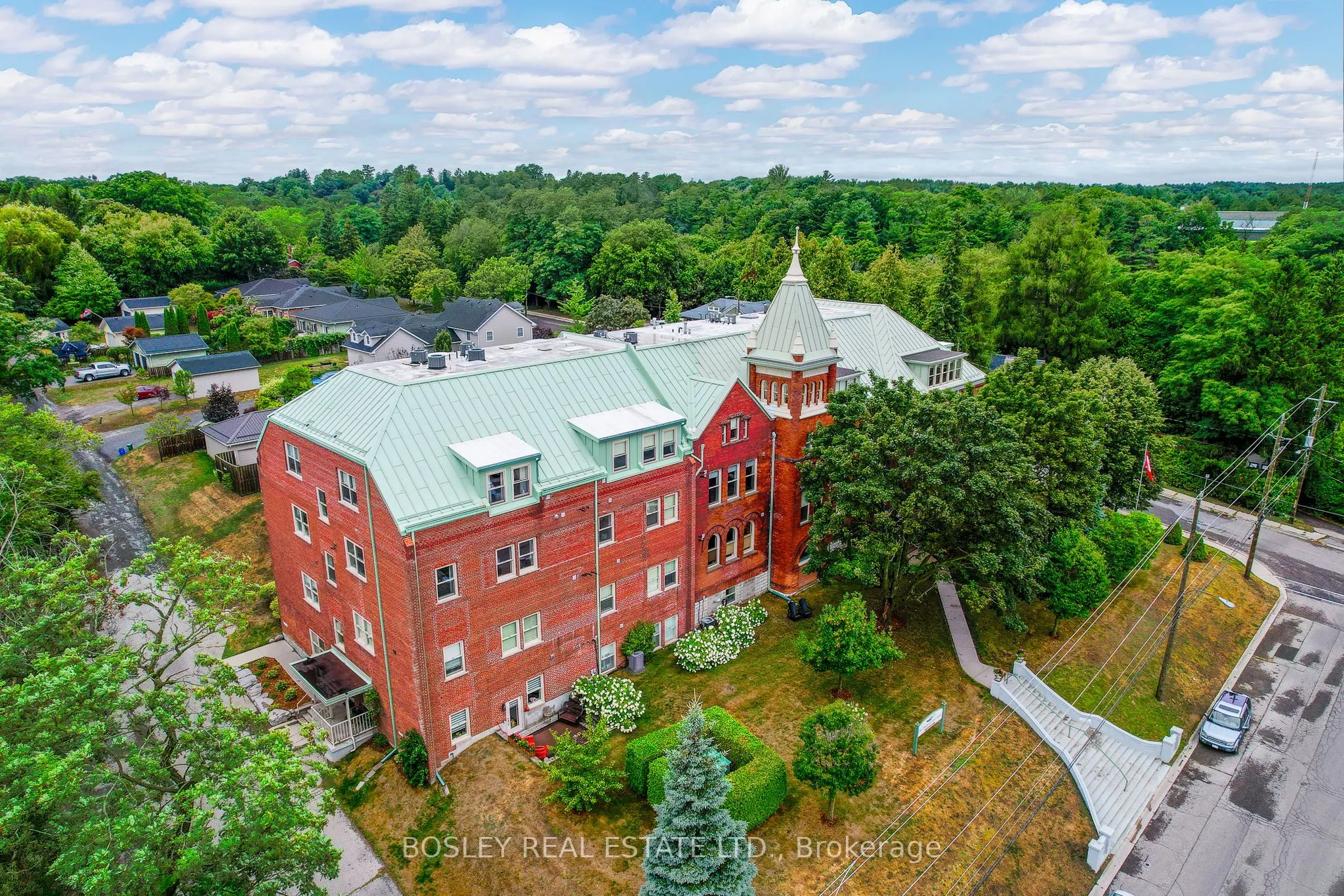 72 Pine Street, #304