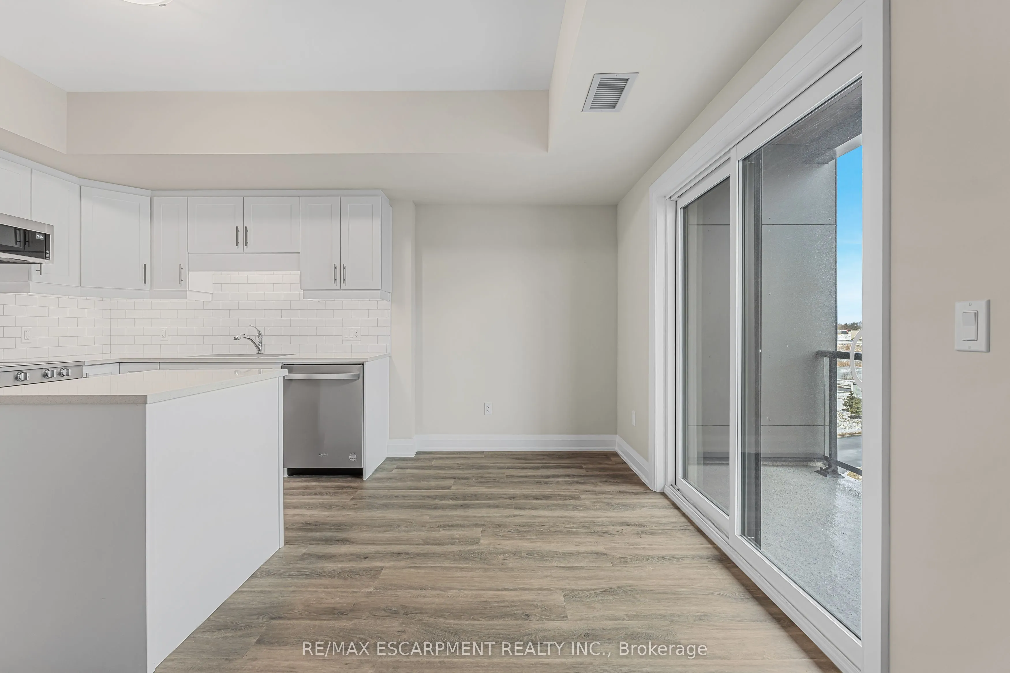 118 Summersides Boulevard, #303
