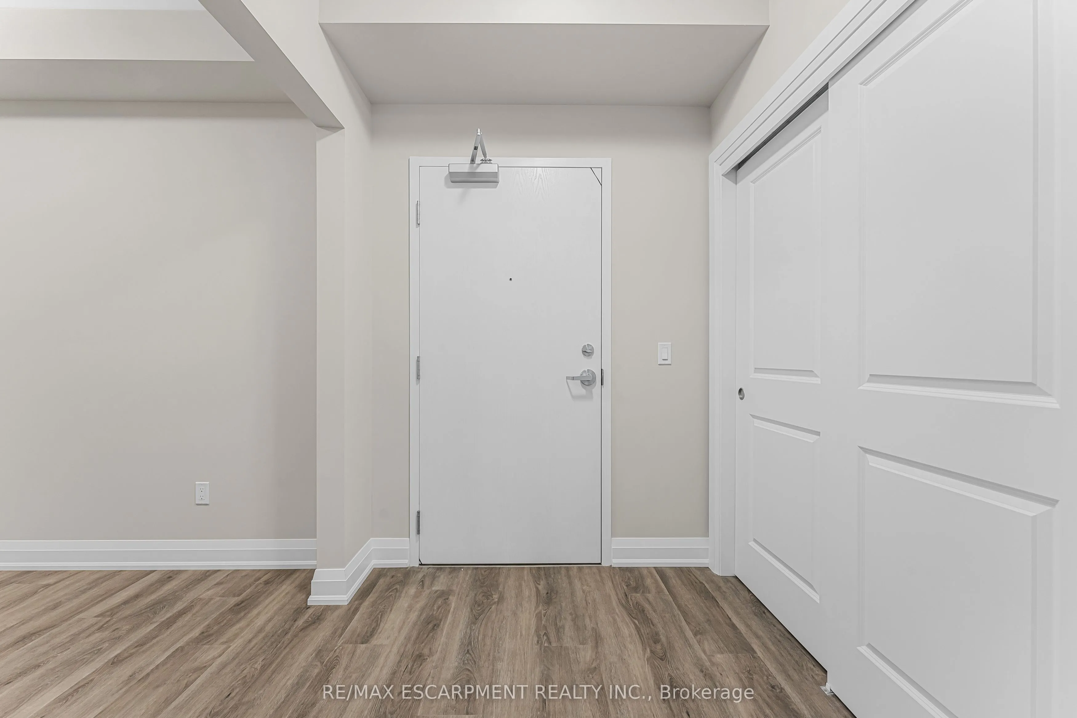 118 Summersides Boulevard, #303