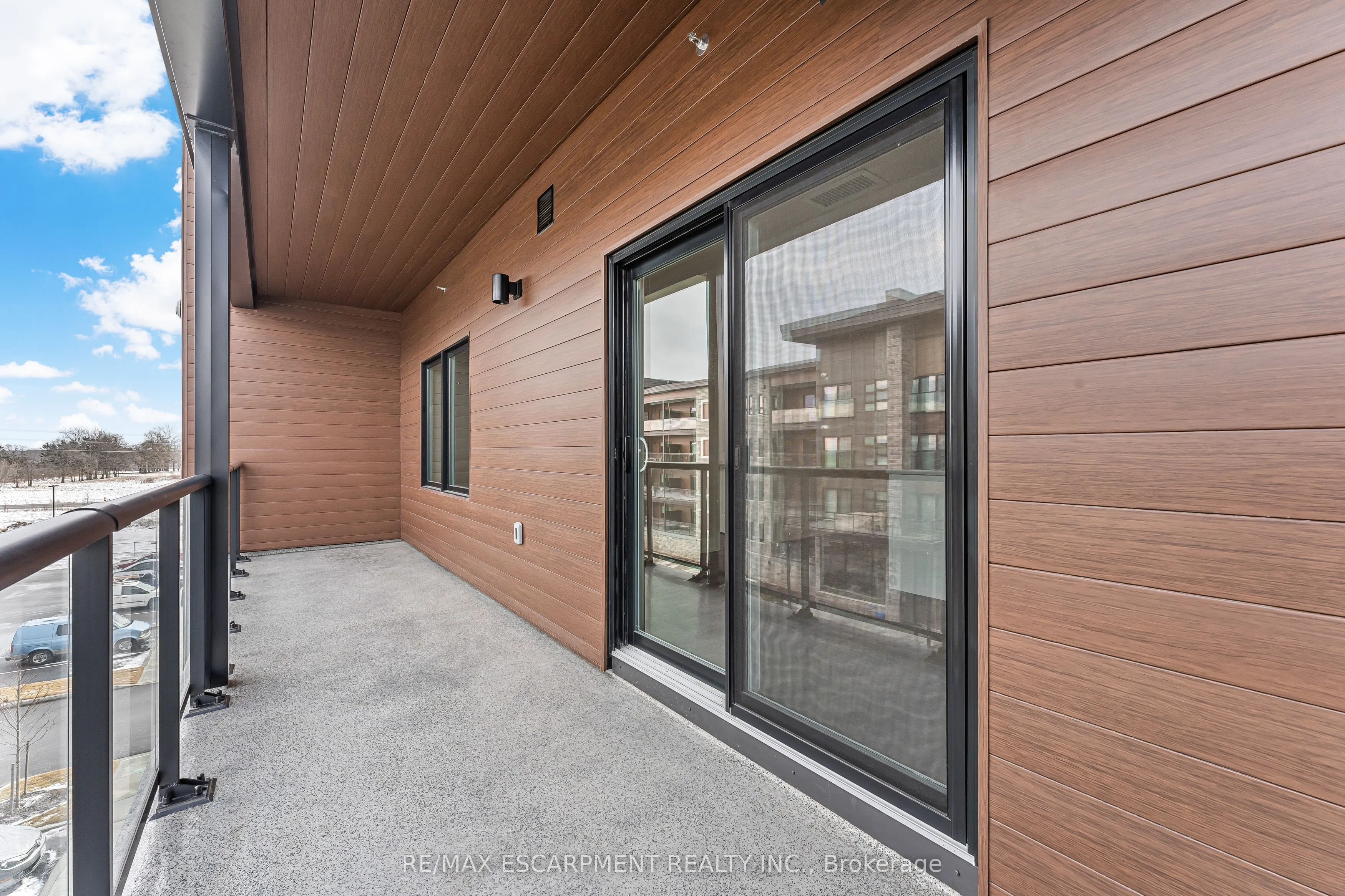 118 Summersides Boulevard, #303