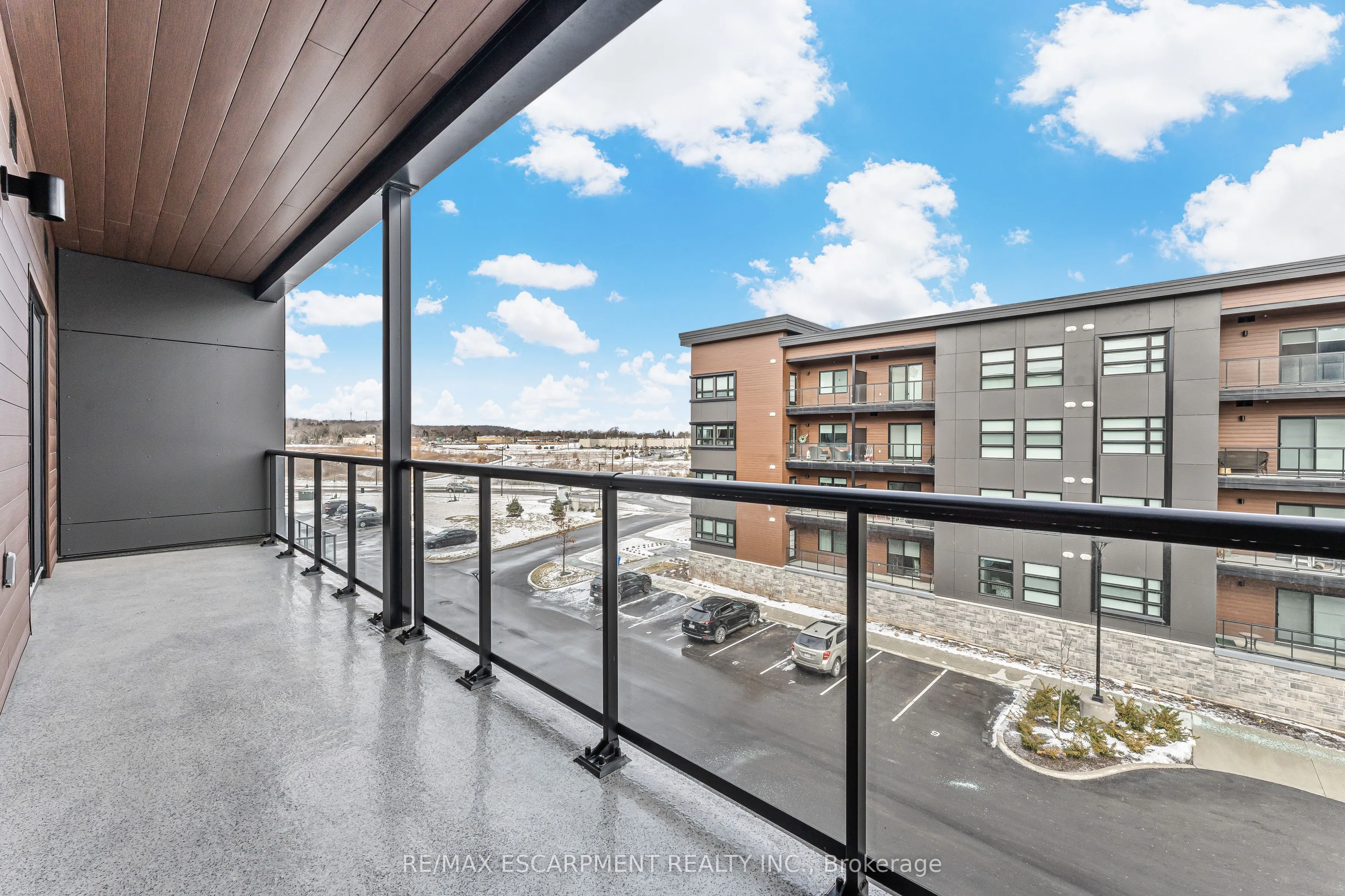118 Summersides Boulevard, #303