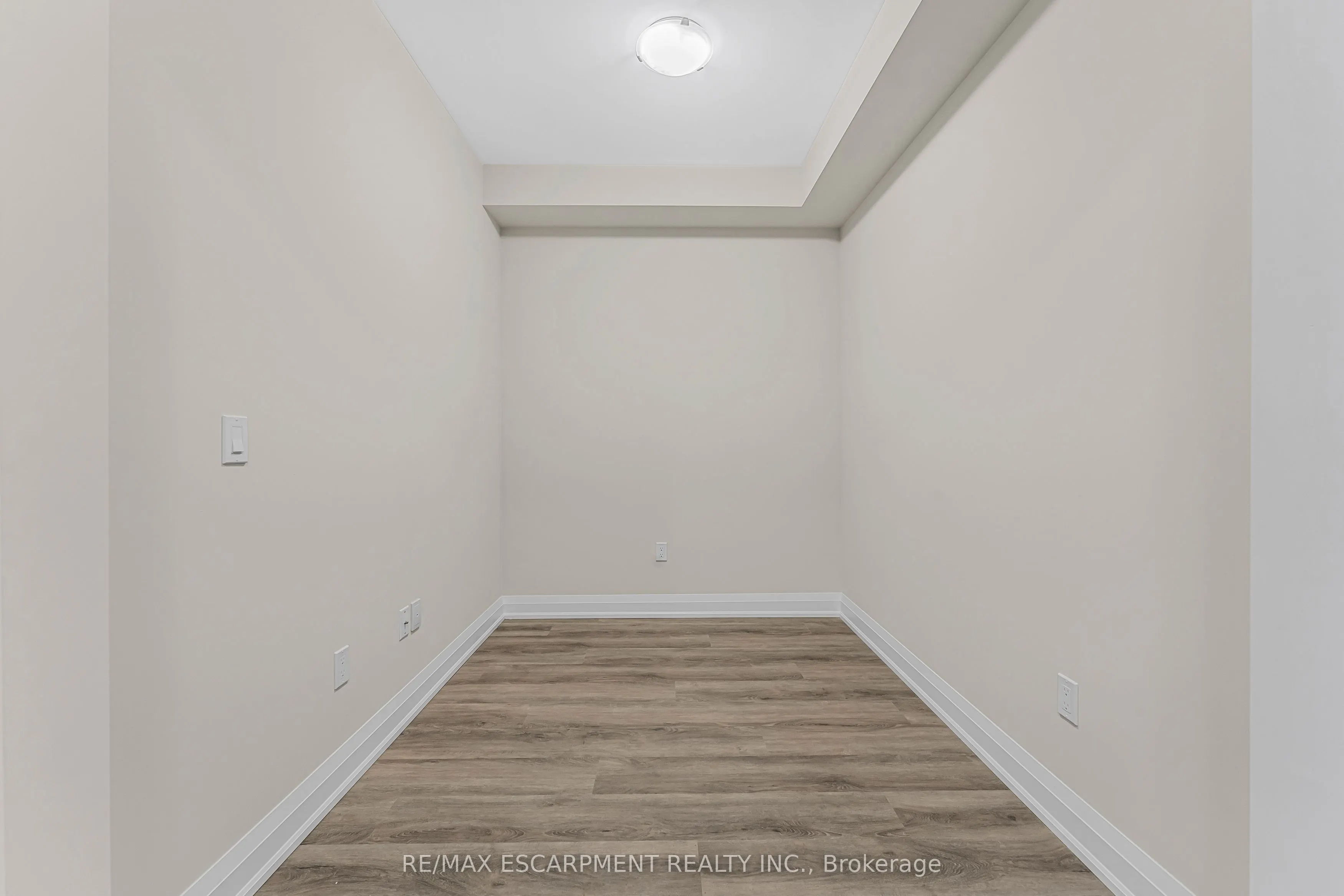 118 Summersides Boulevard, #303